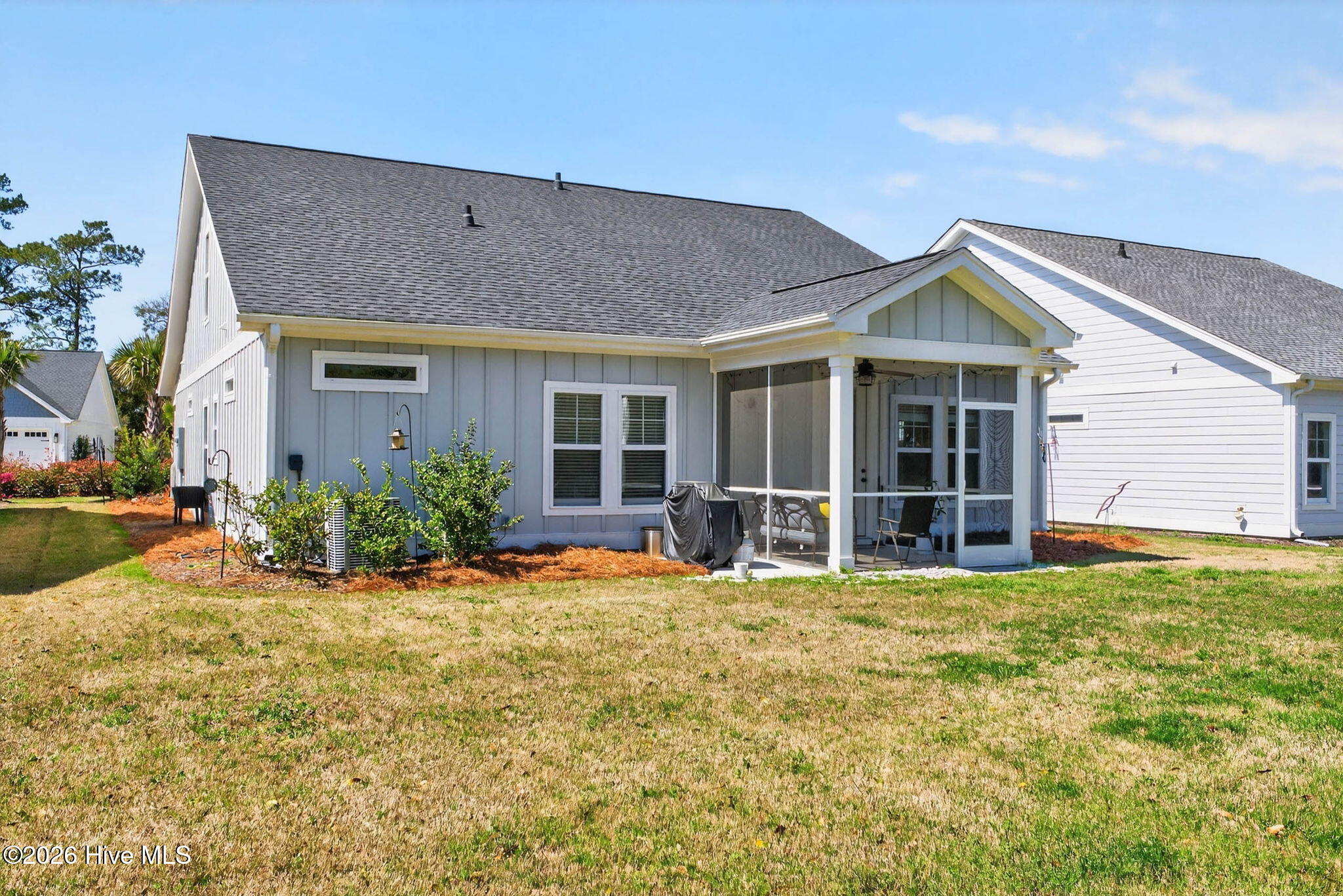 100561272 | Photo 43