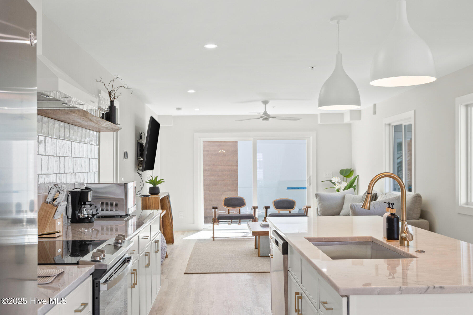 100523213 | Photo 20