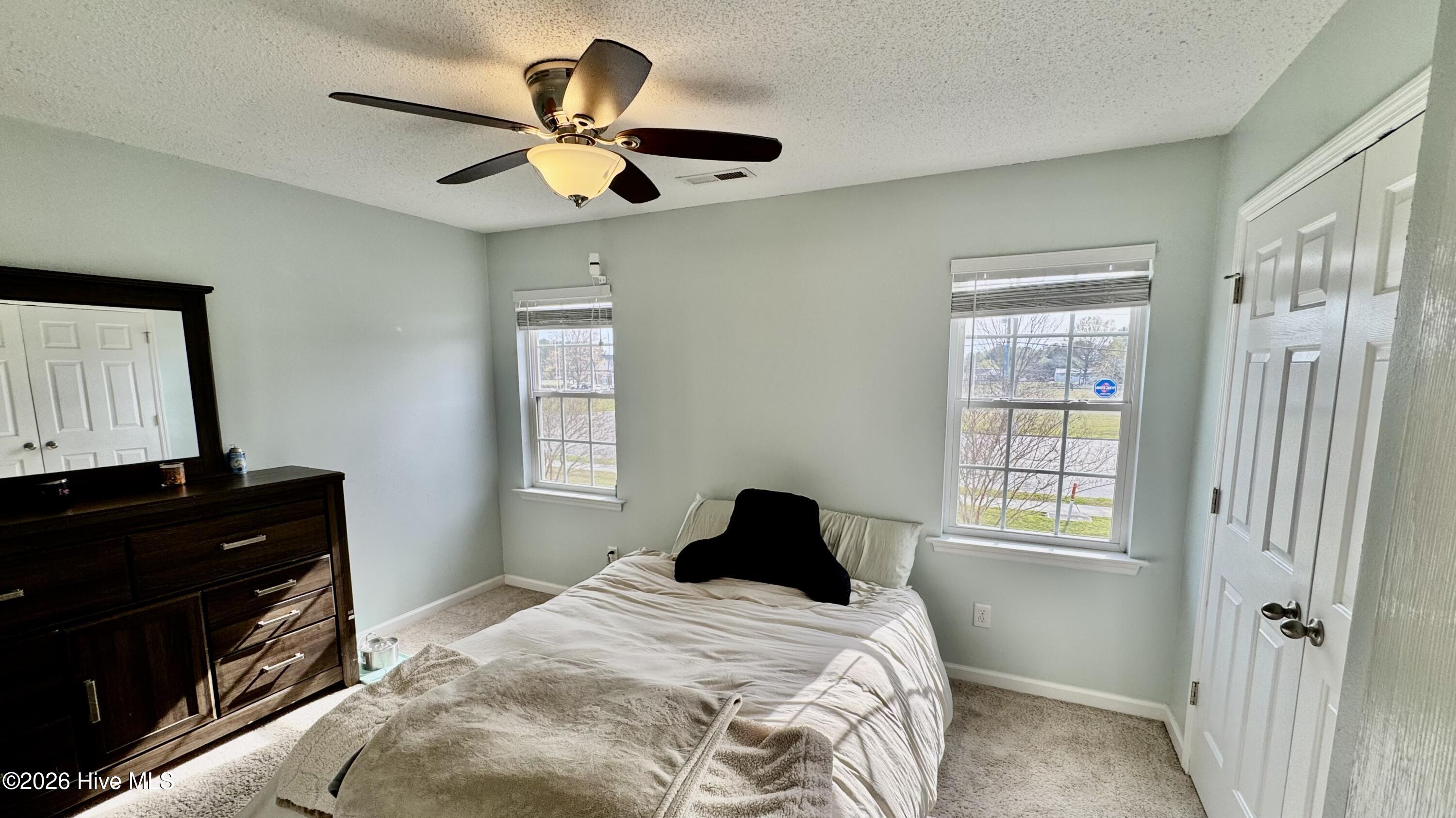 100561588 | Photo 10