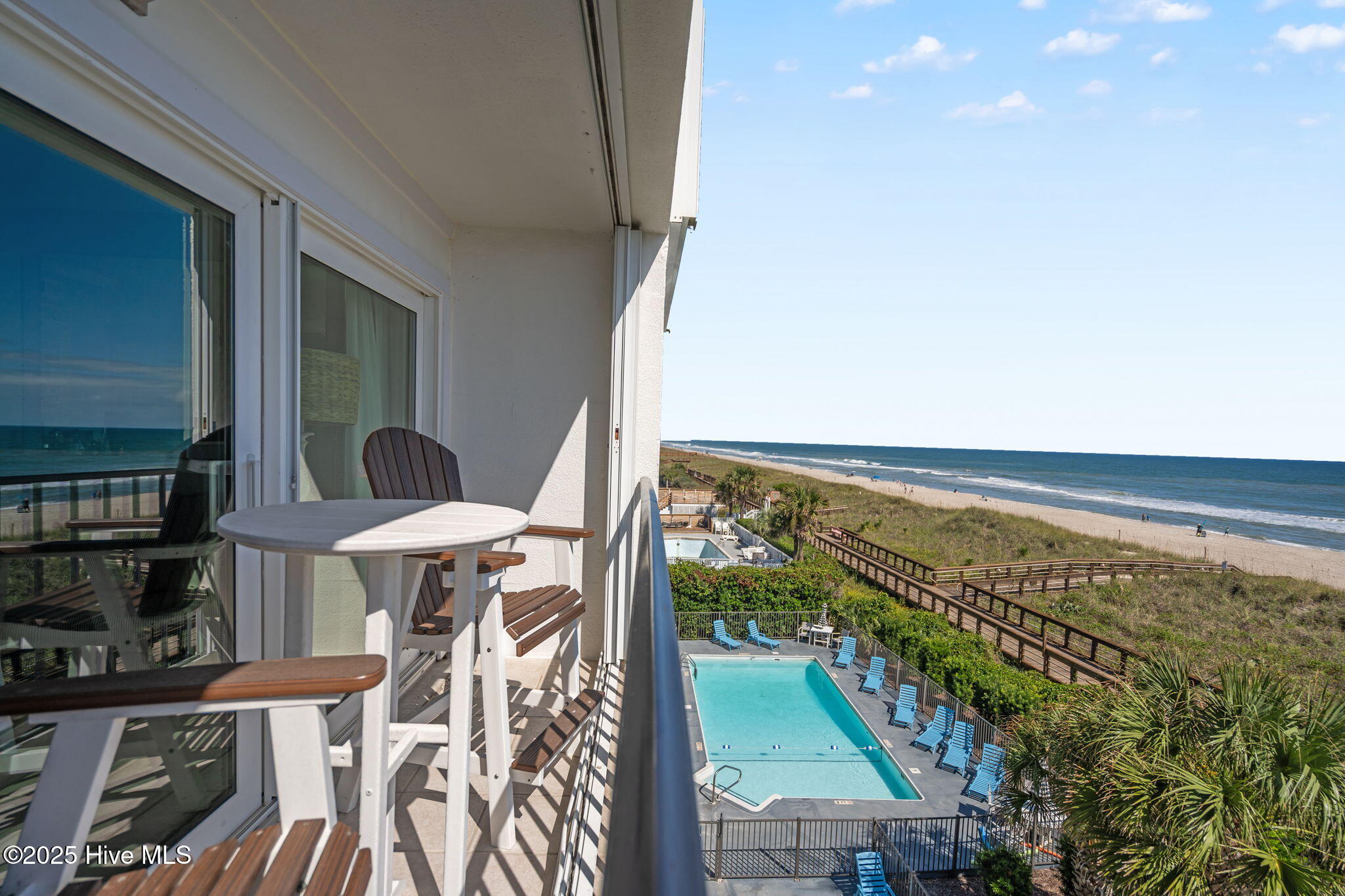 100535263 | Photo 18