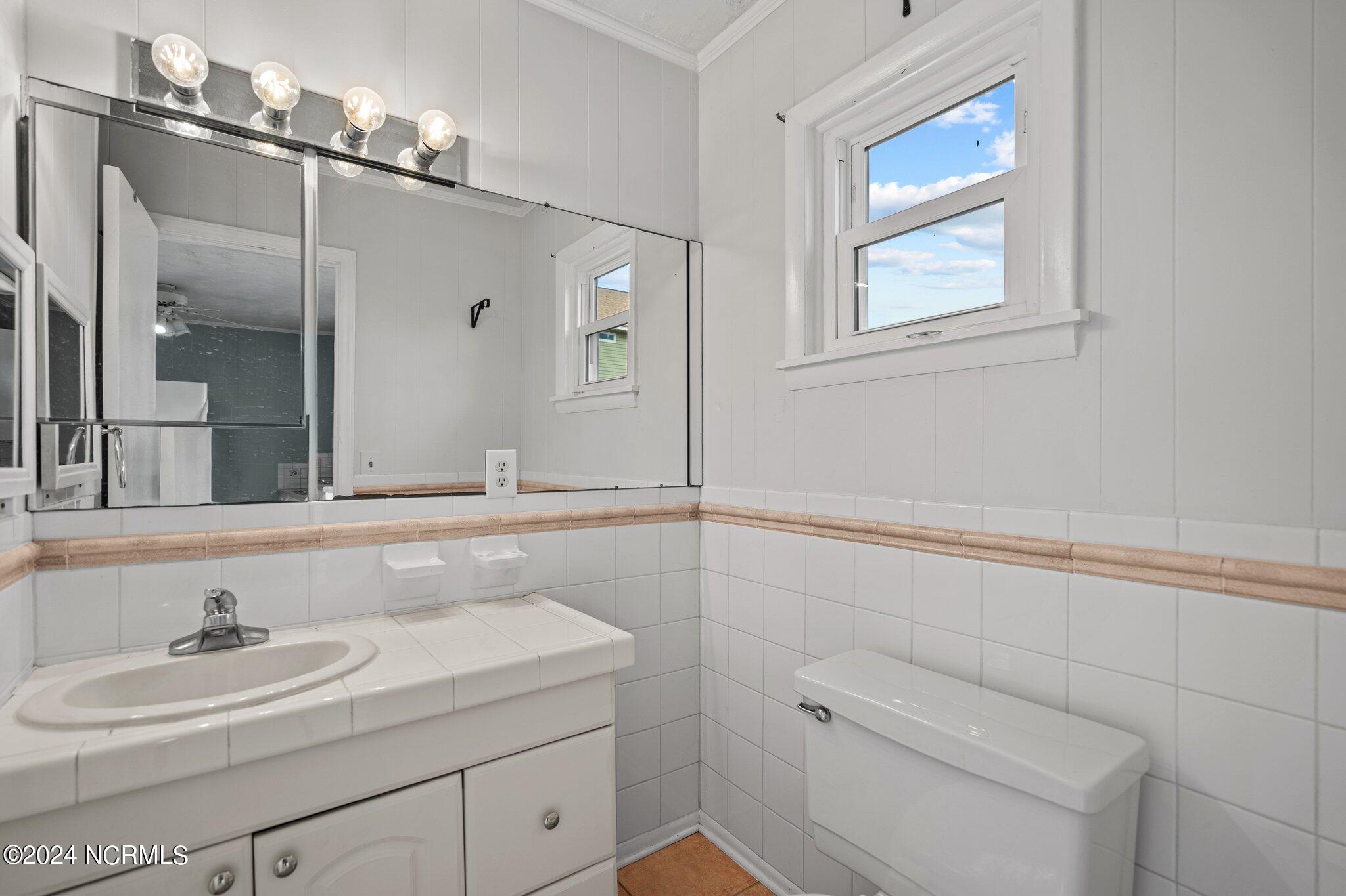 100546167 | Photo 21