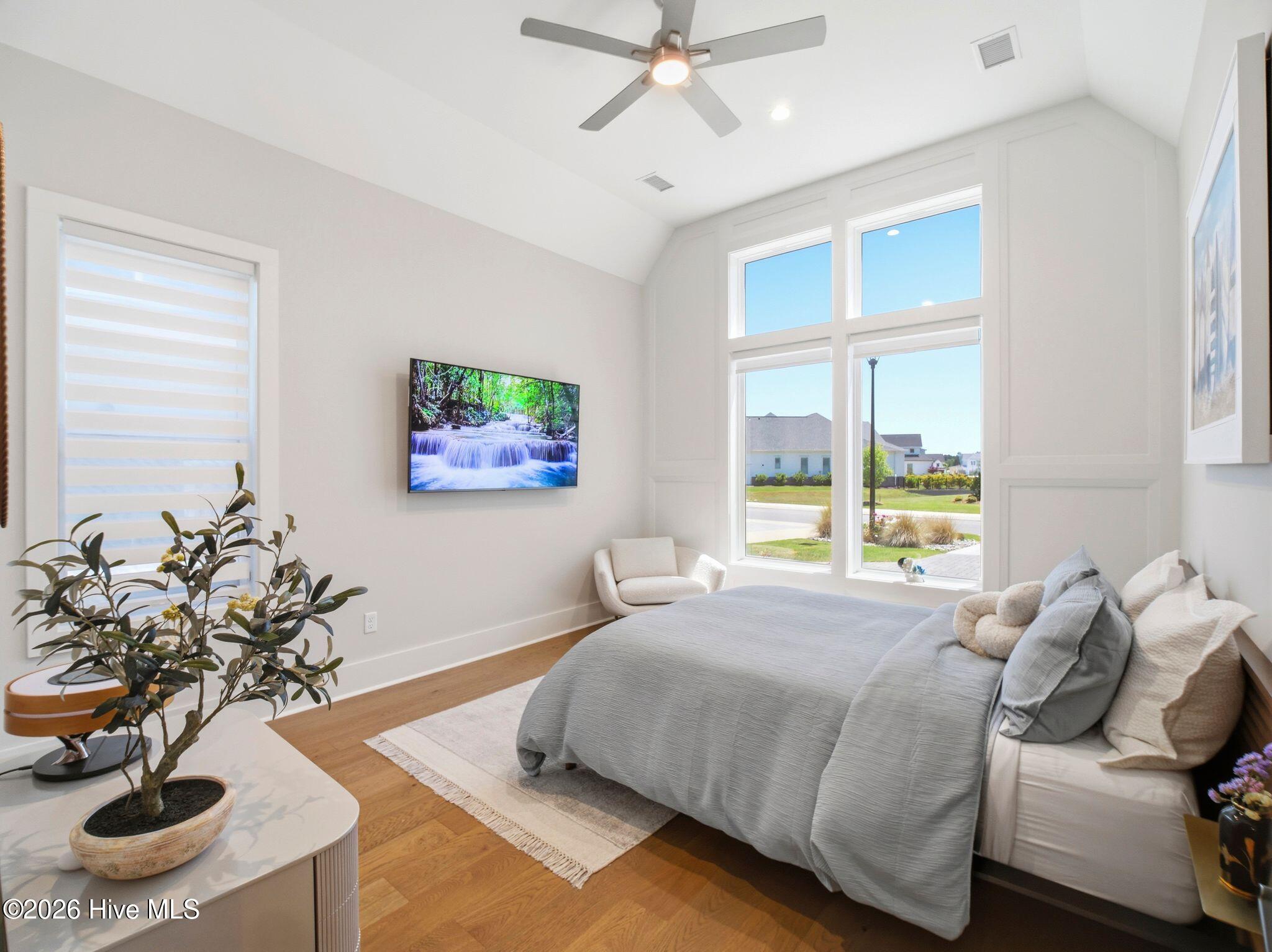 100569019 | Photo 30