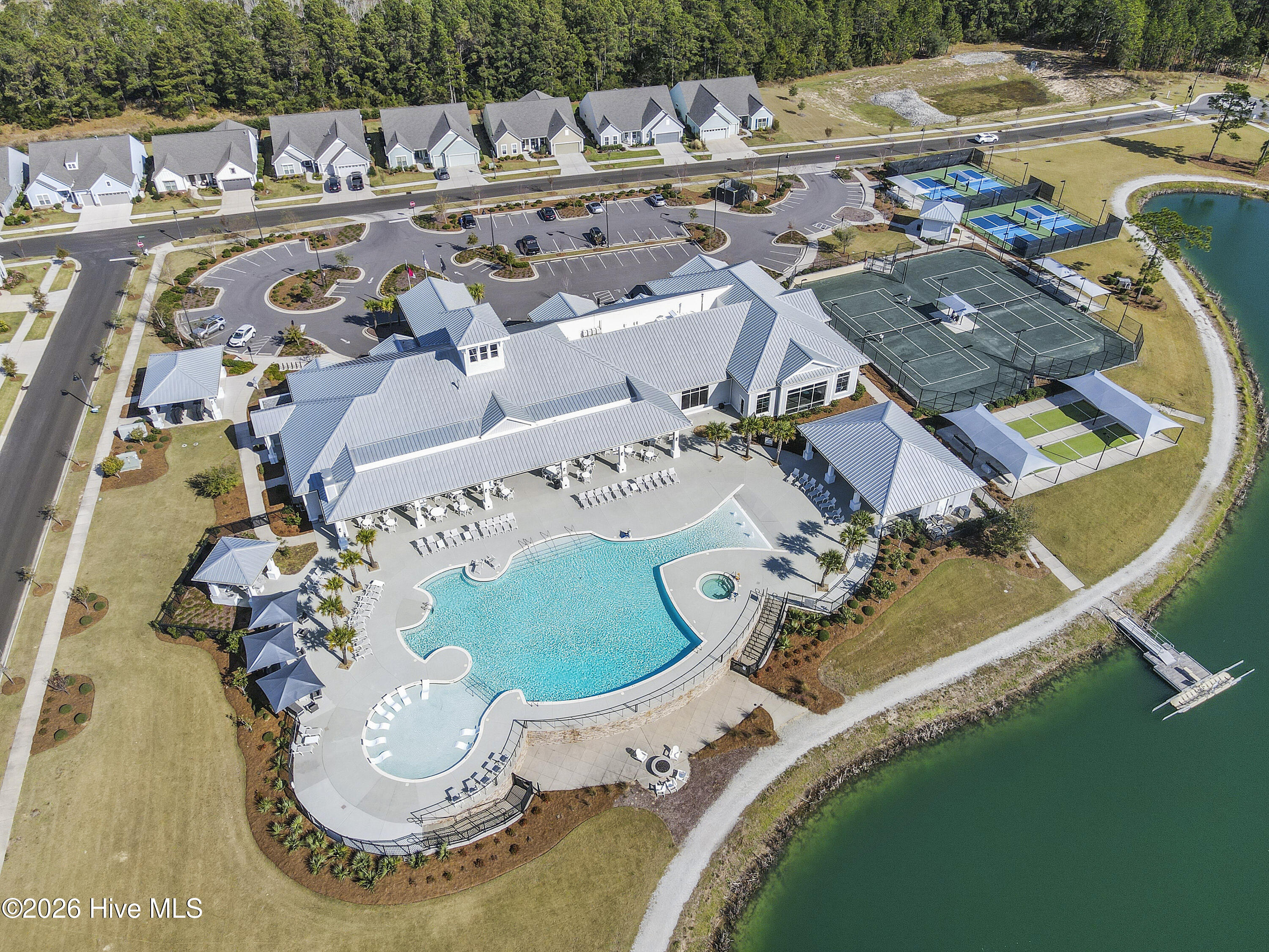 100553479 | Photo 37