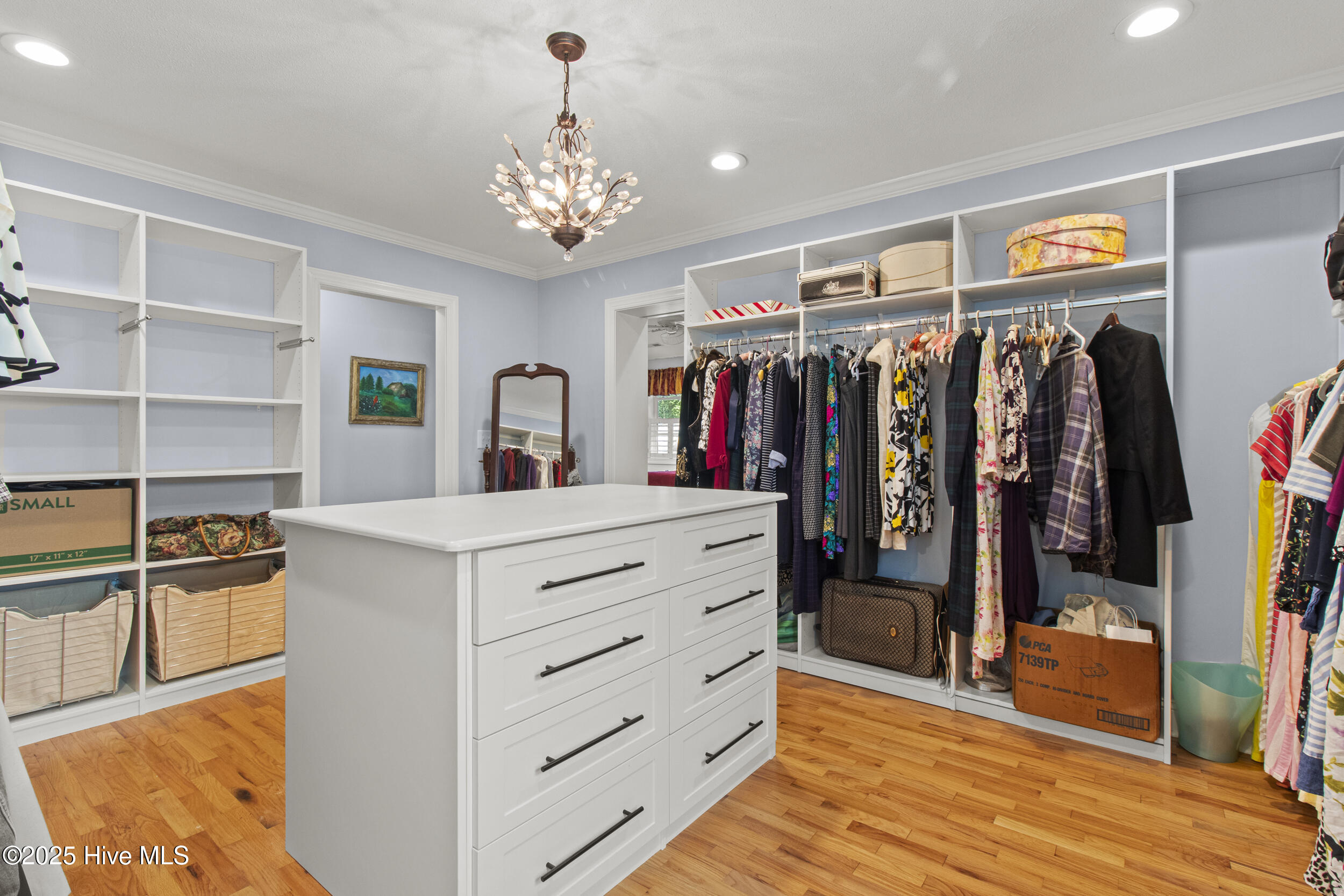 100537992 | Photo 18