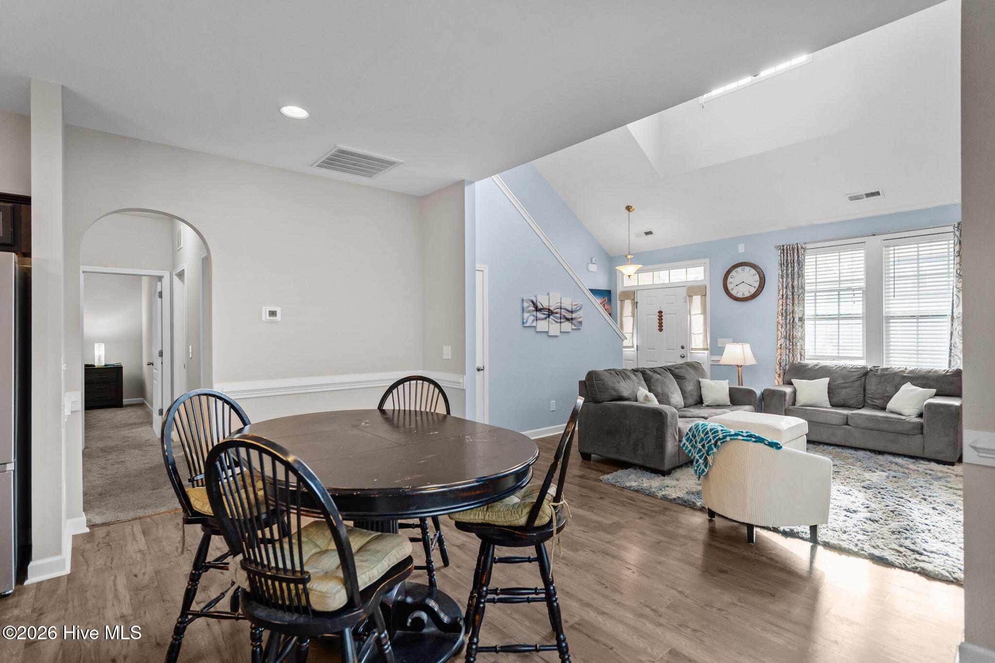 100561090 | Photo 12