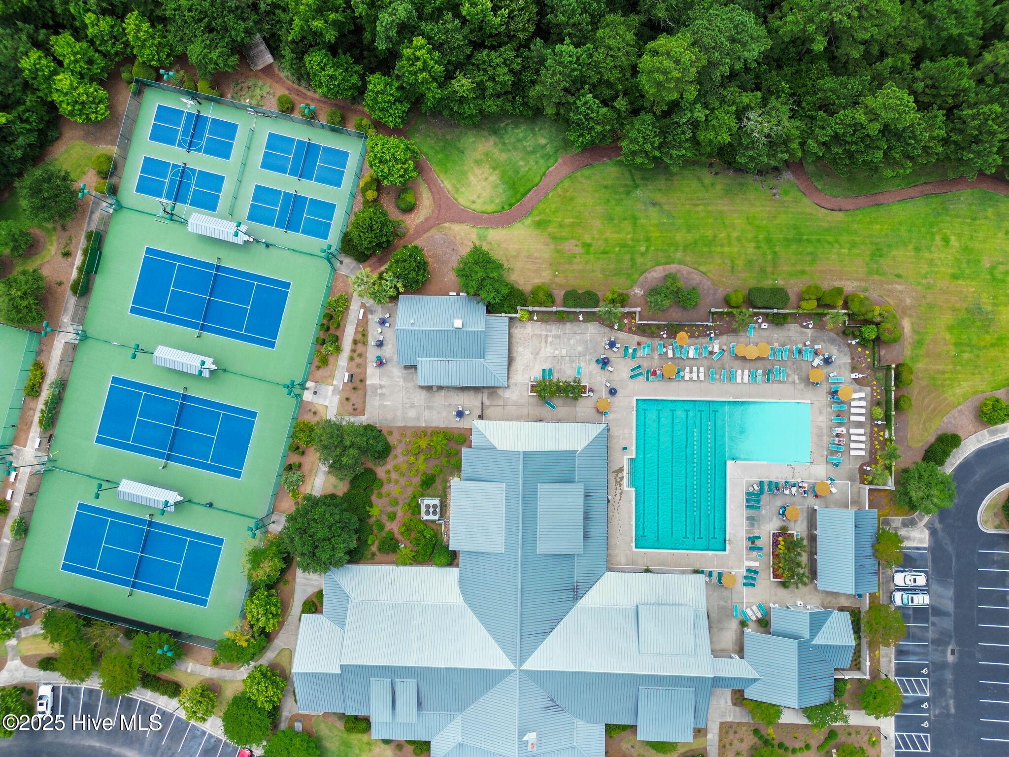 100529992 | Photo 44