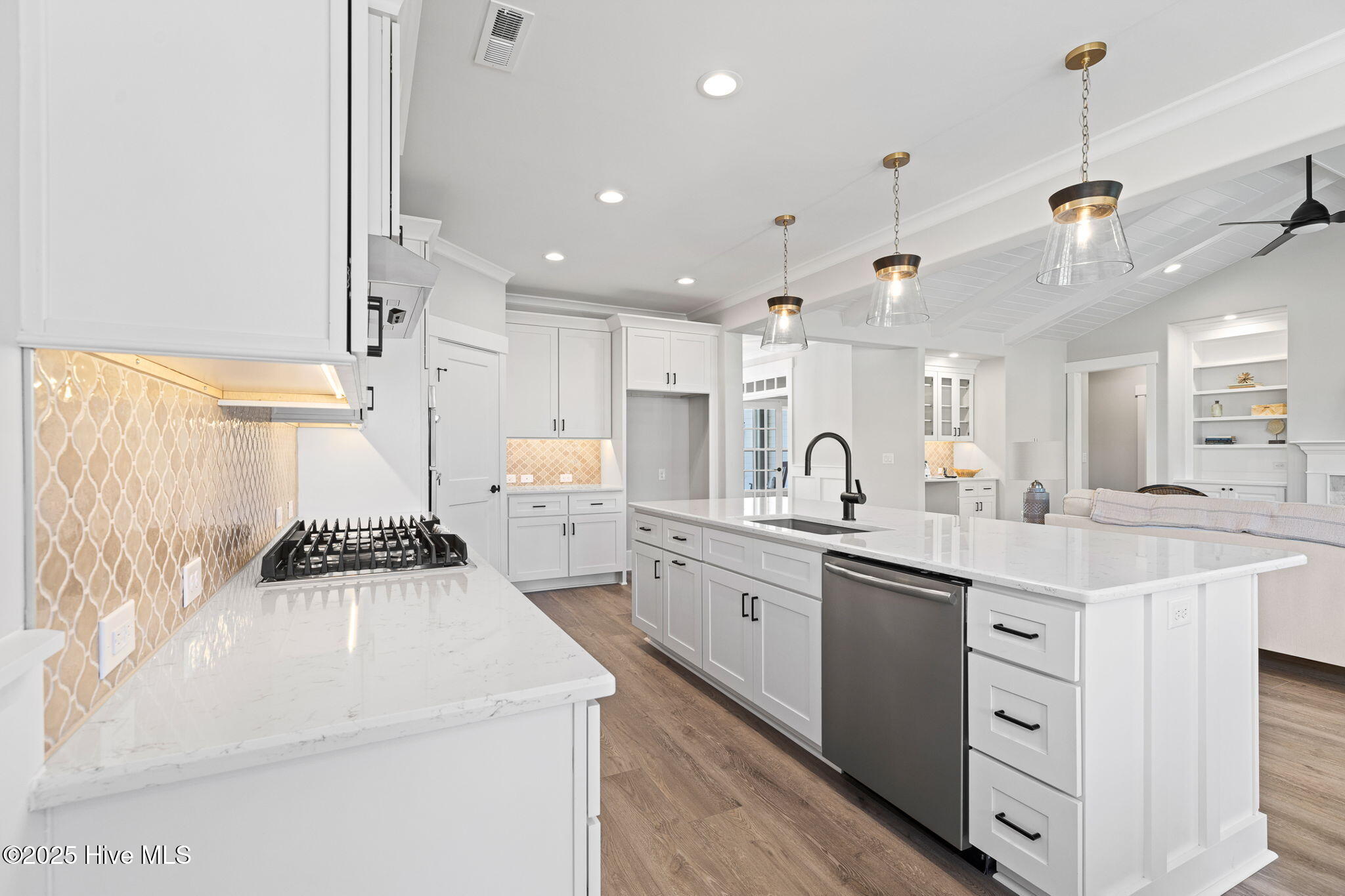 100522532 | Photo 22