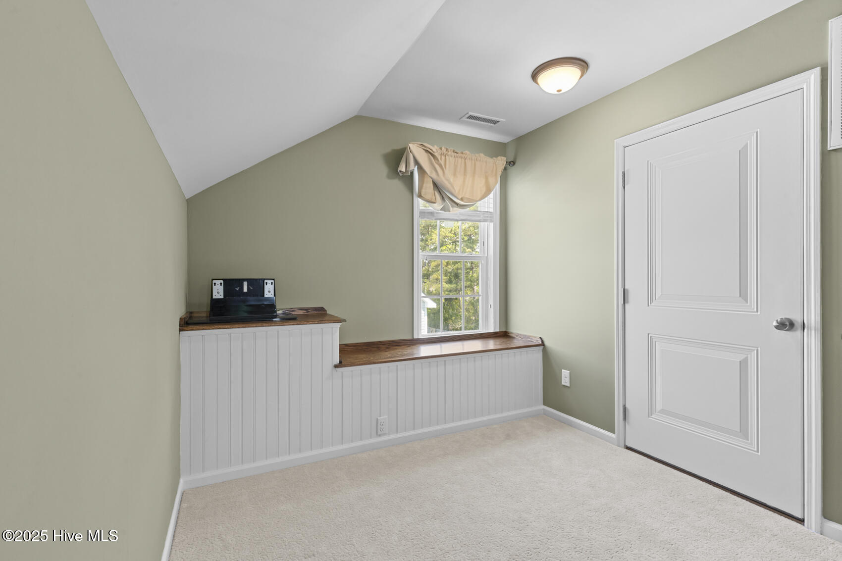 100501519 | Photo 45