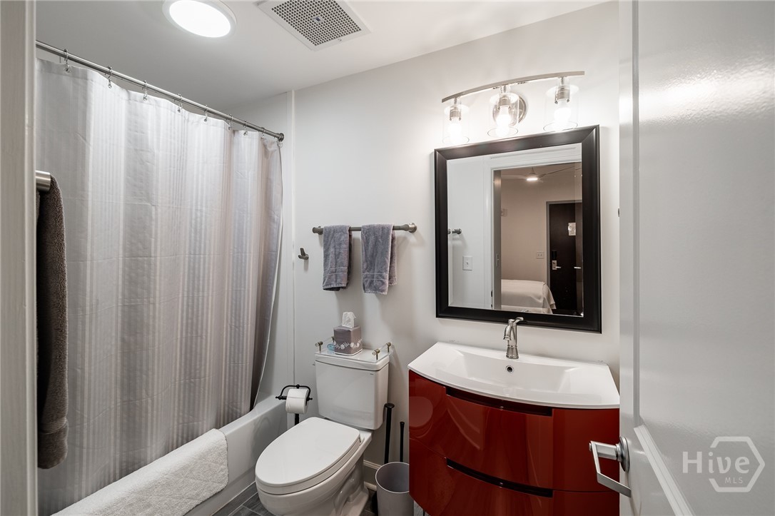 250 W Broad Street 620