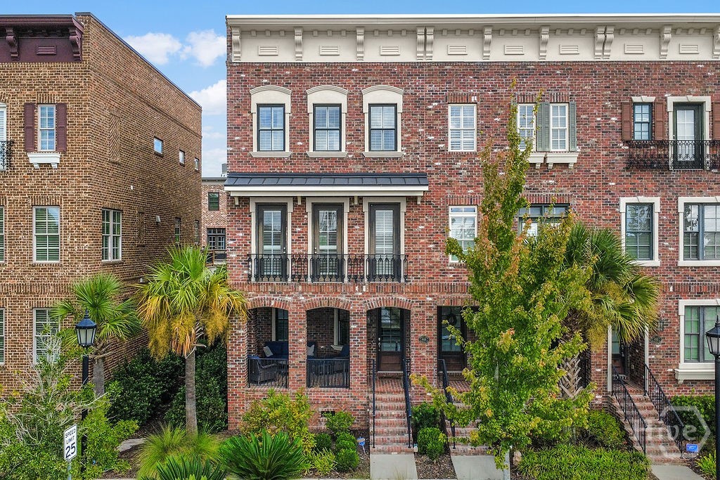 Townhouse for sale at 444 Altamaha St, Savannah, GA 31401 | MLS# SA365979