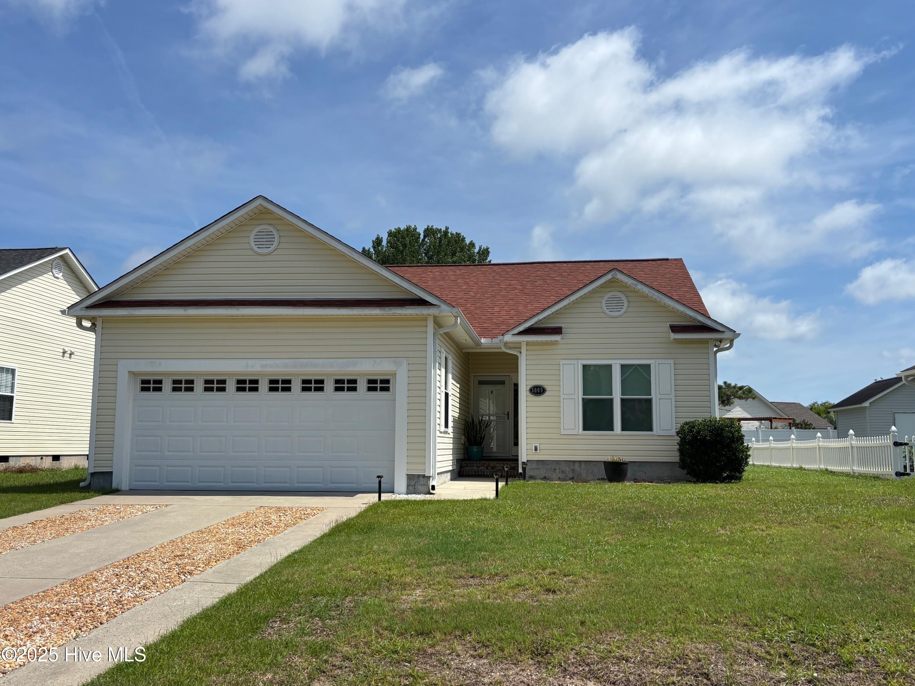 5009 N Hampton Dr SE