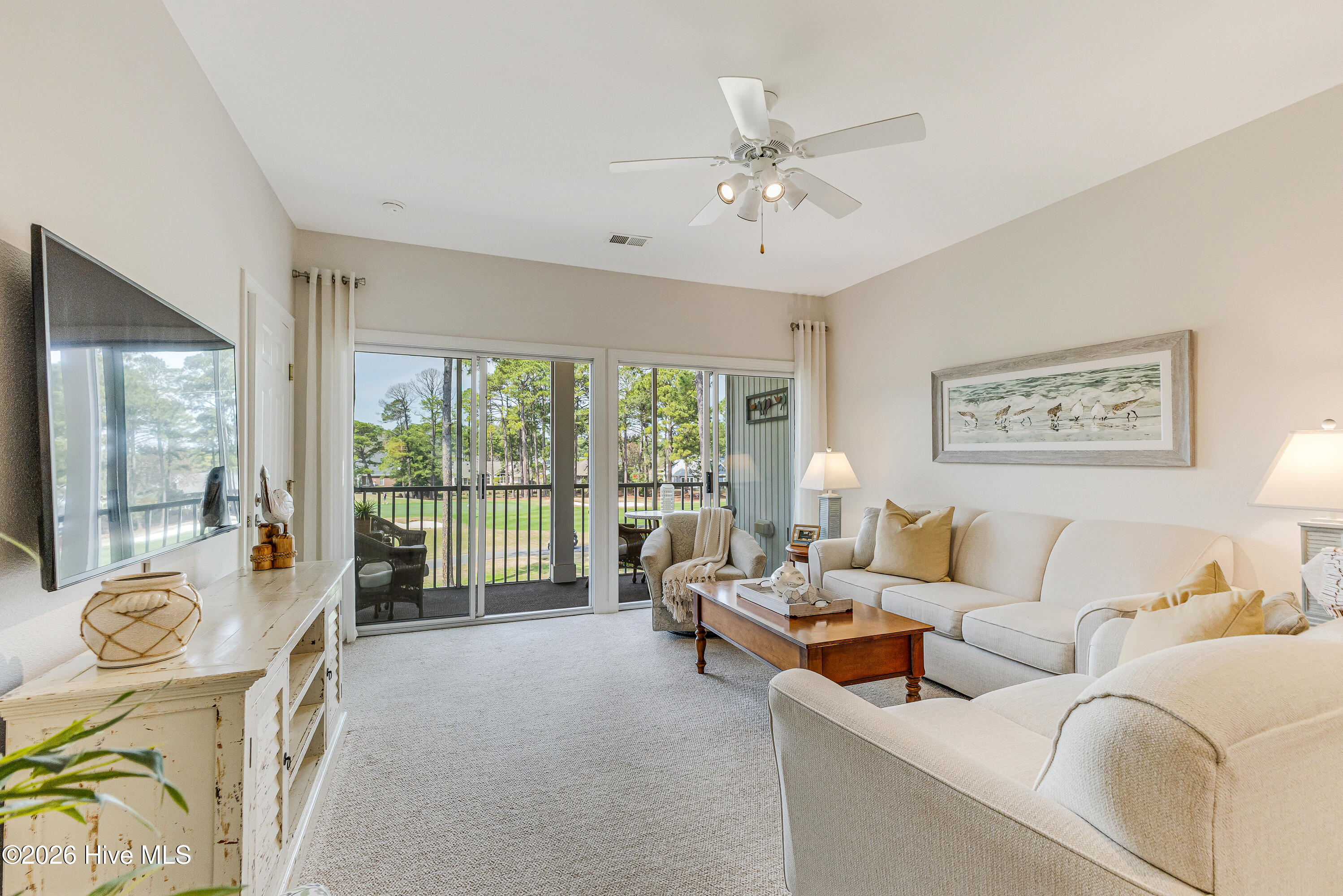 100561043 | Photo 14