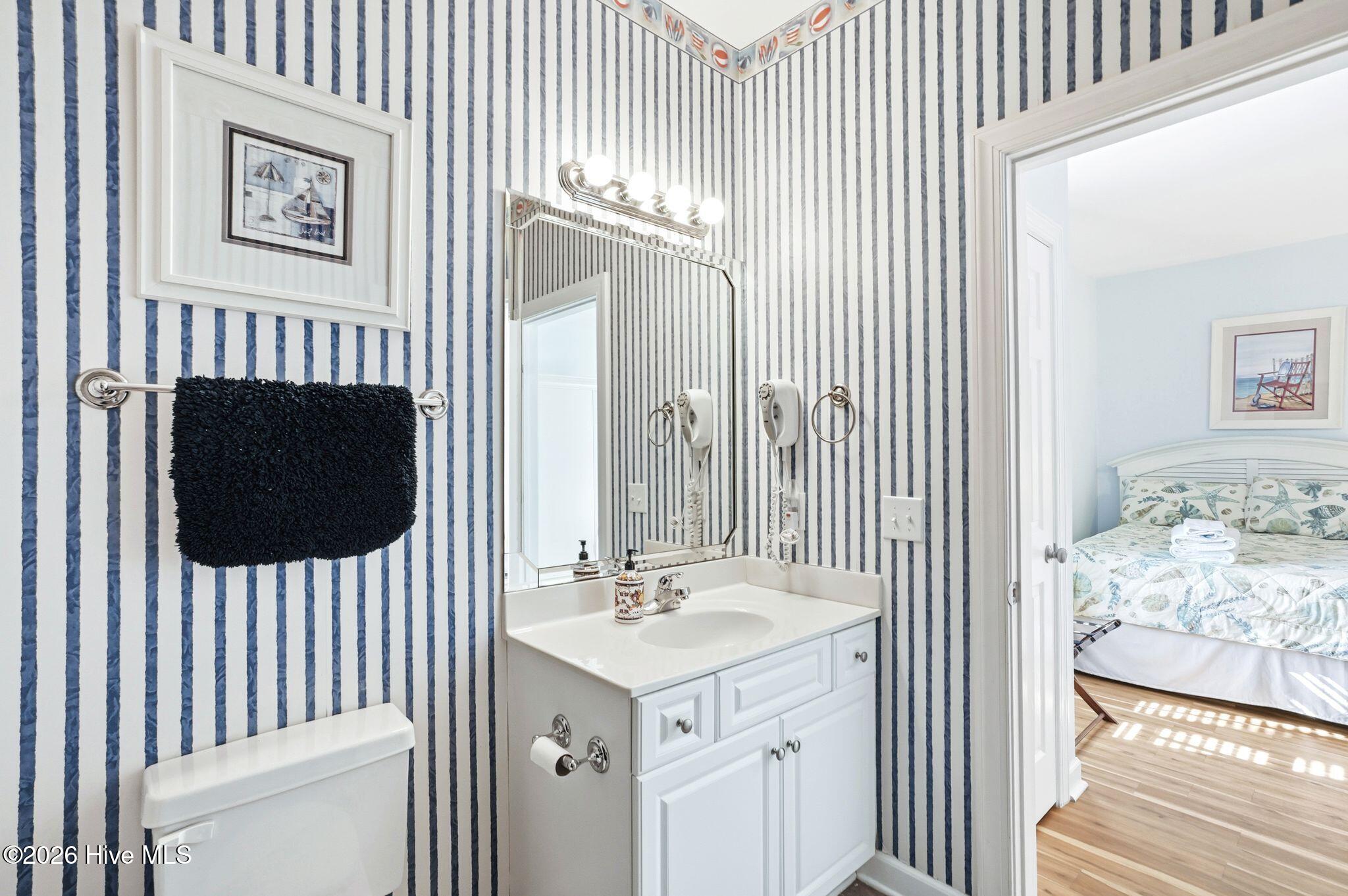 100565288 | Photo 33