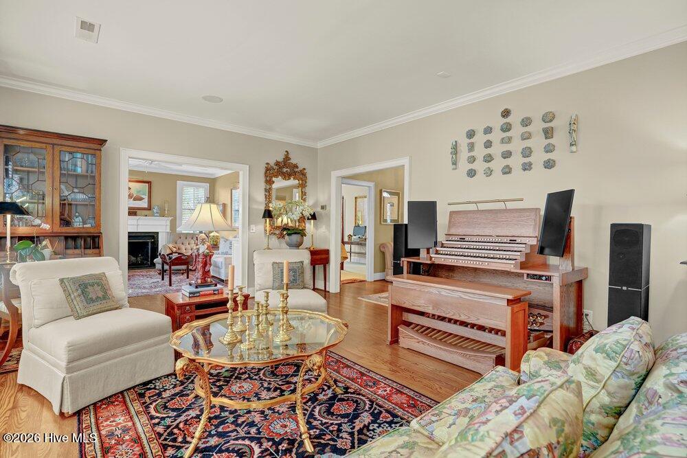 100561548 | Photo 16