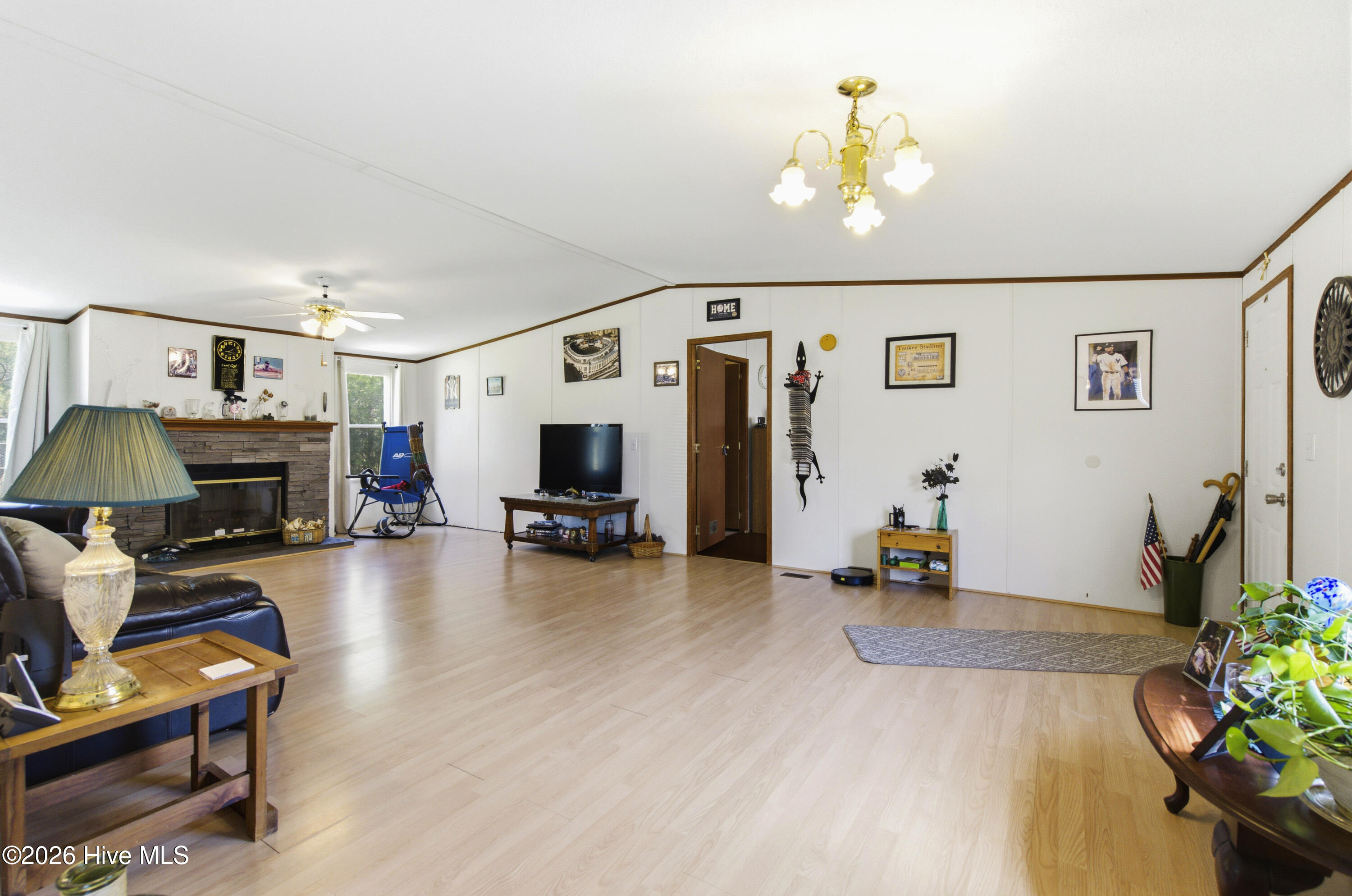 100565497 | Photo 17