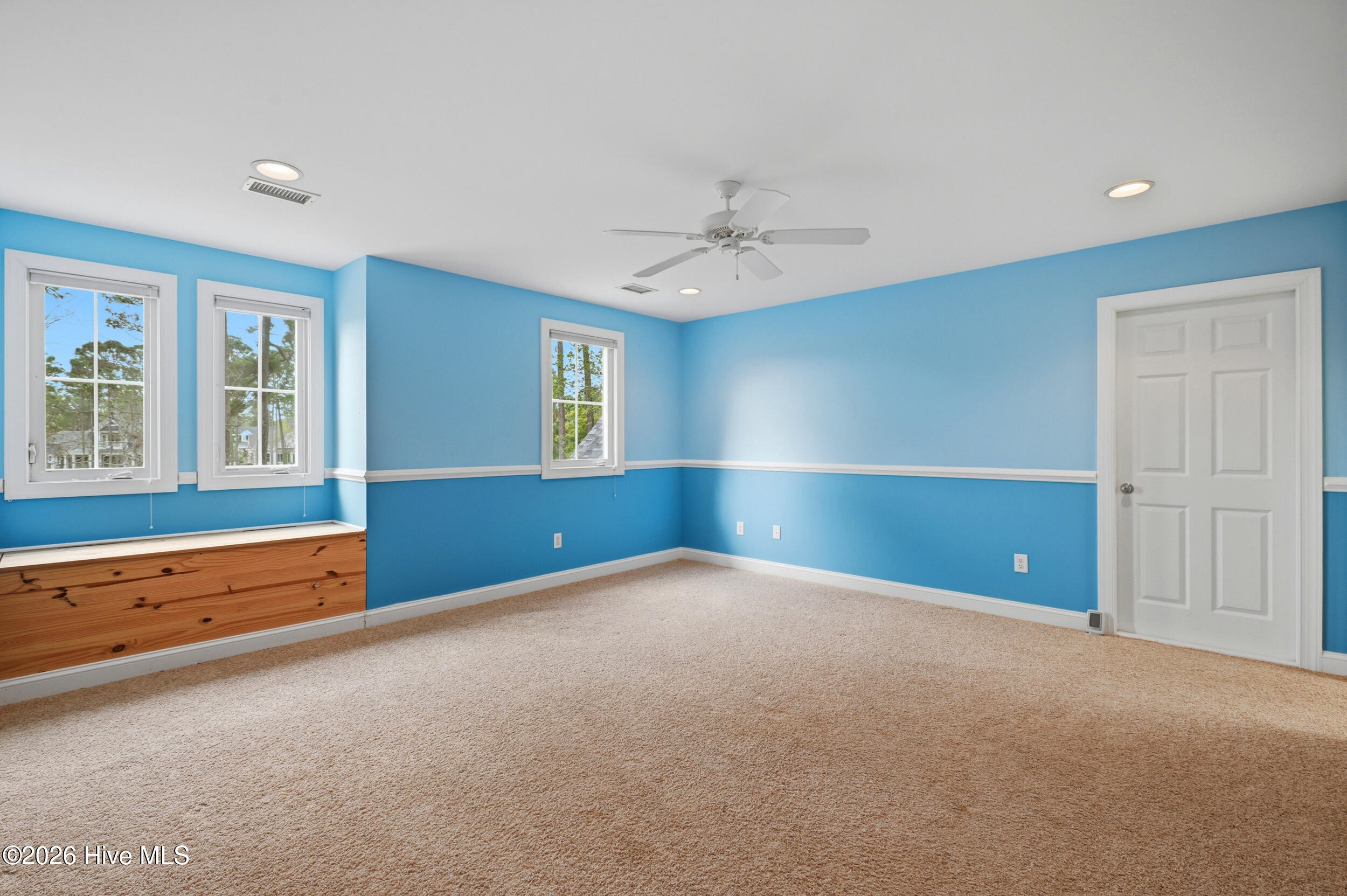 100566380 | Photo 29