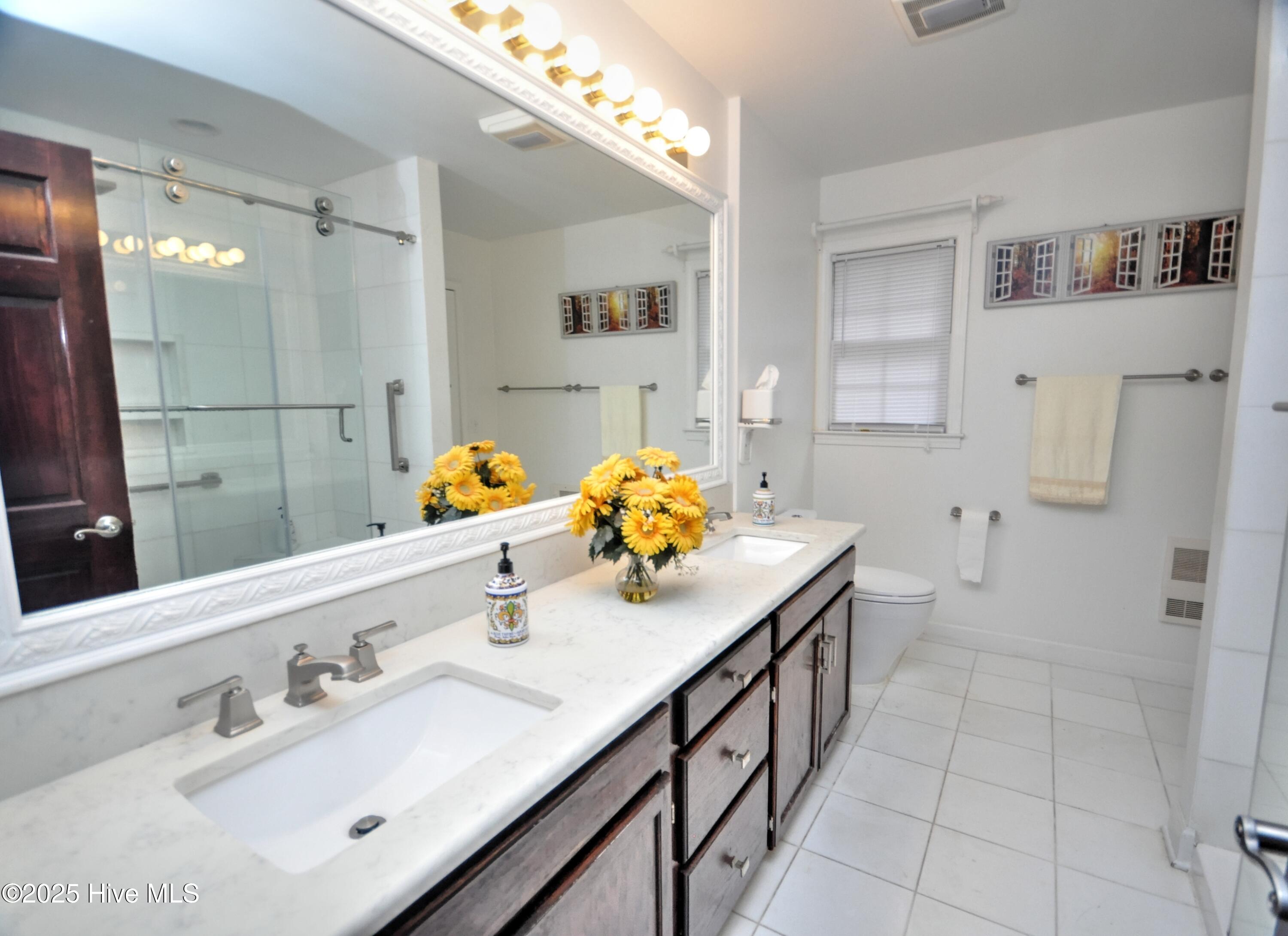 100546216 | Photo 31