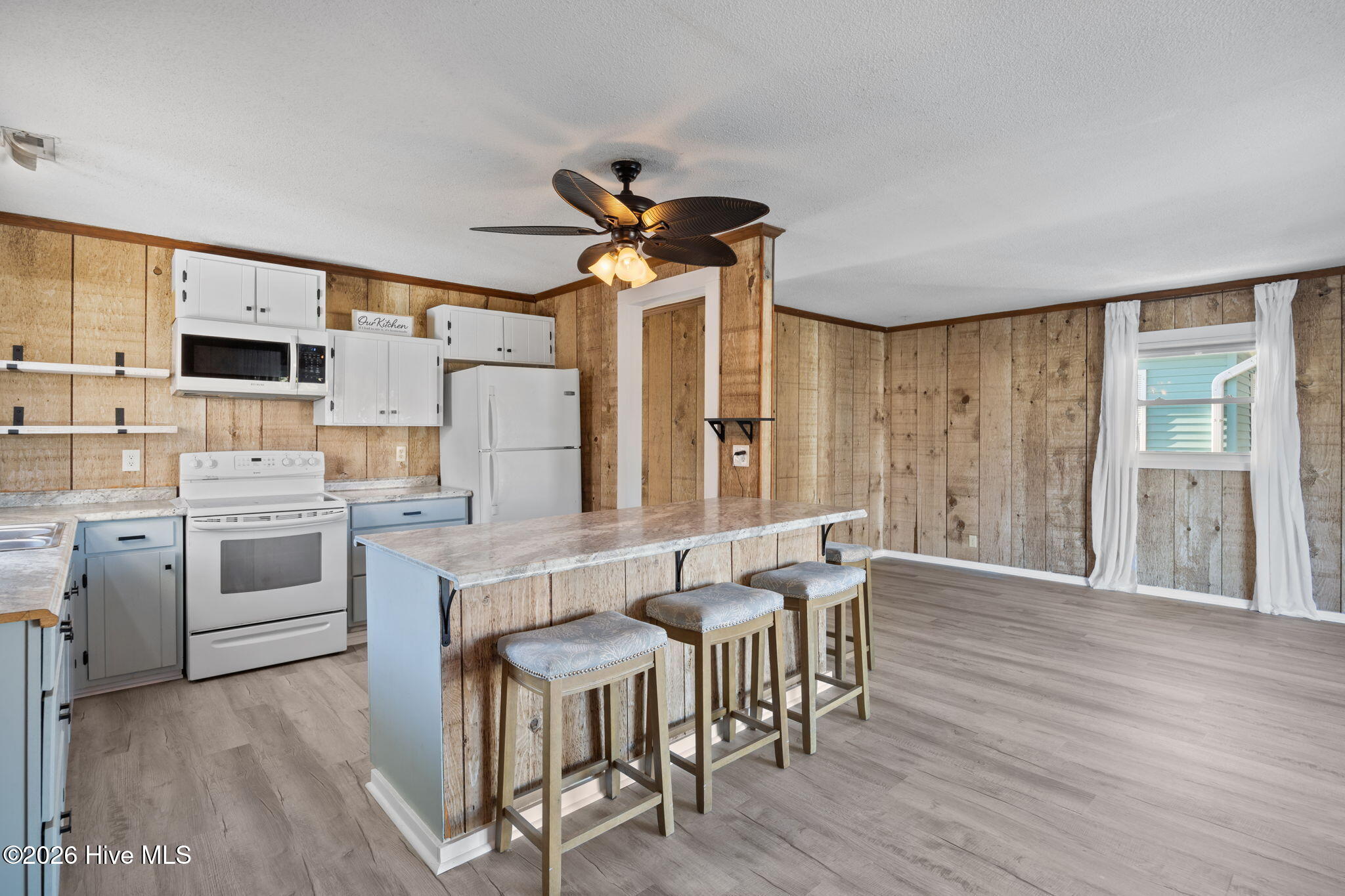 100564867 | Photo 10