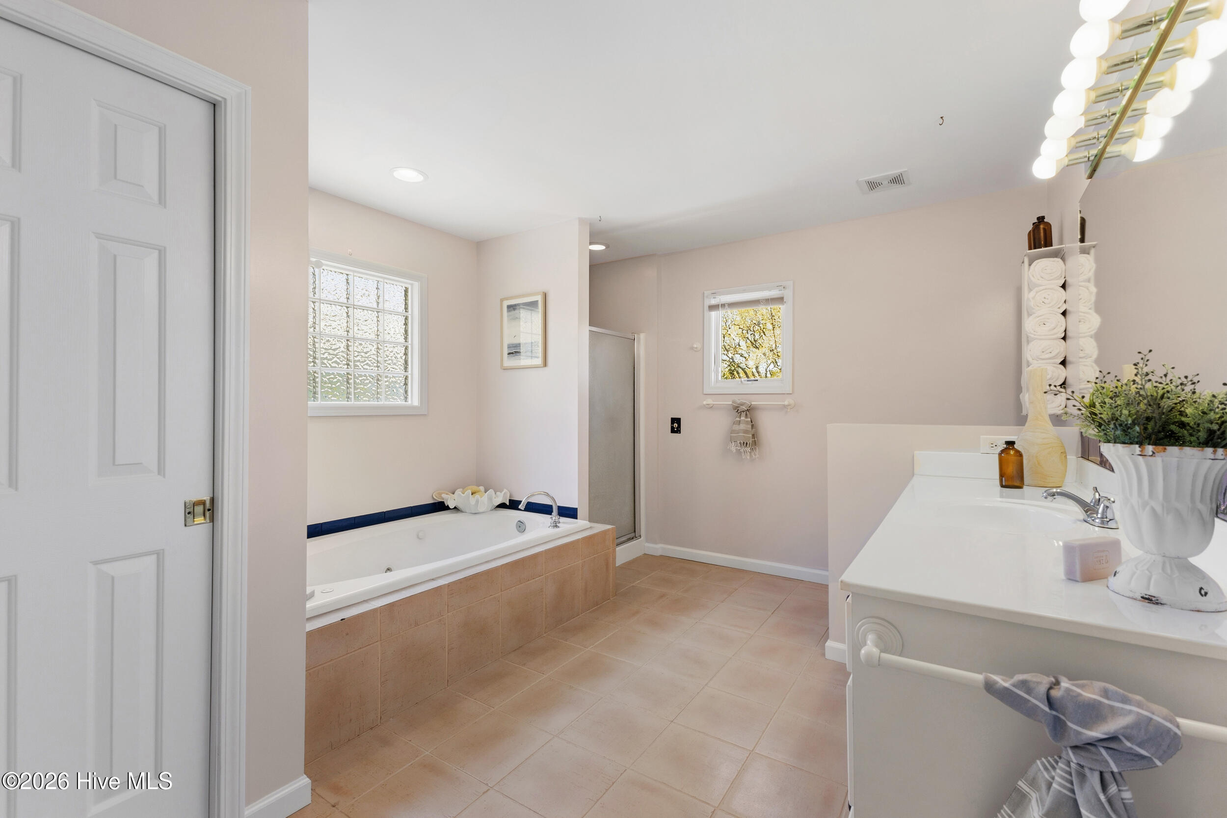 100535794 | Photo 33