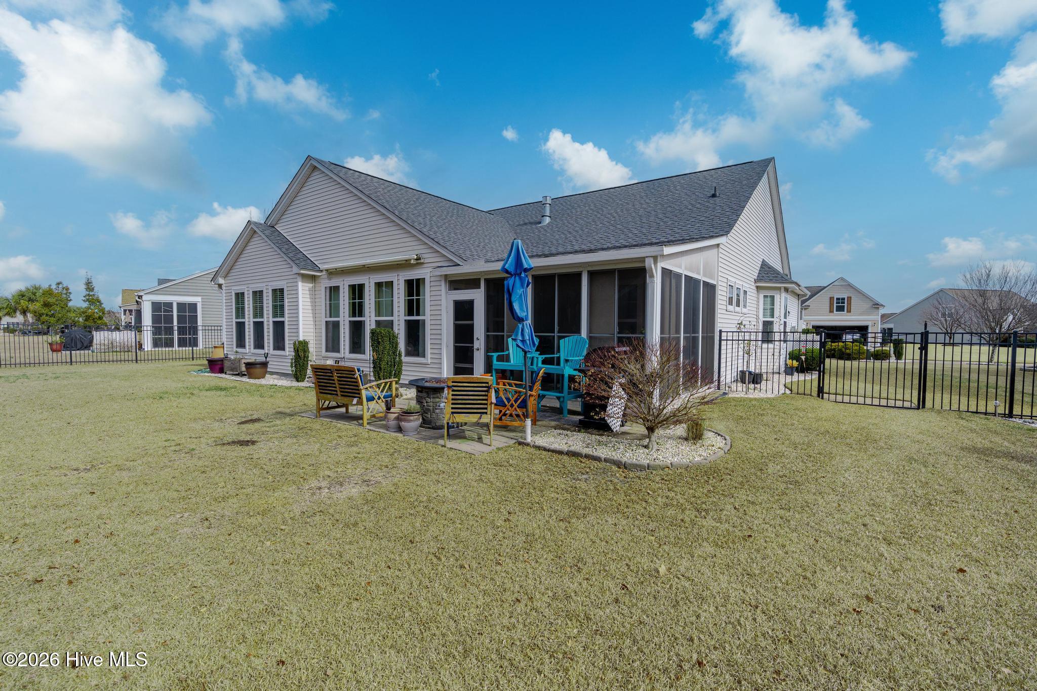 100550349 | Photo 34