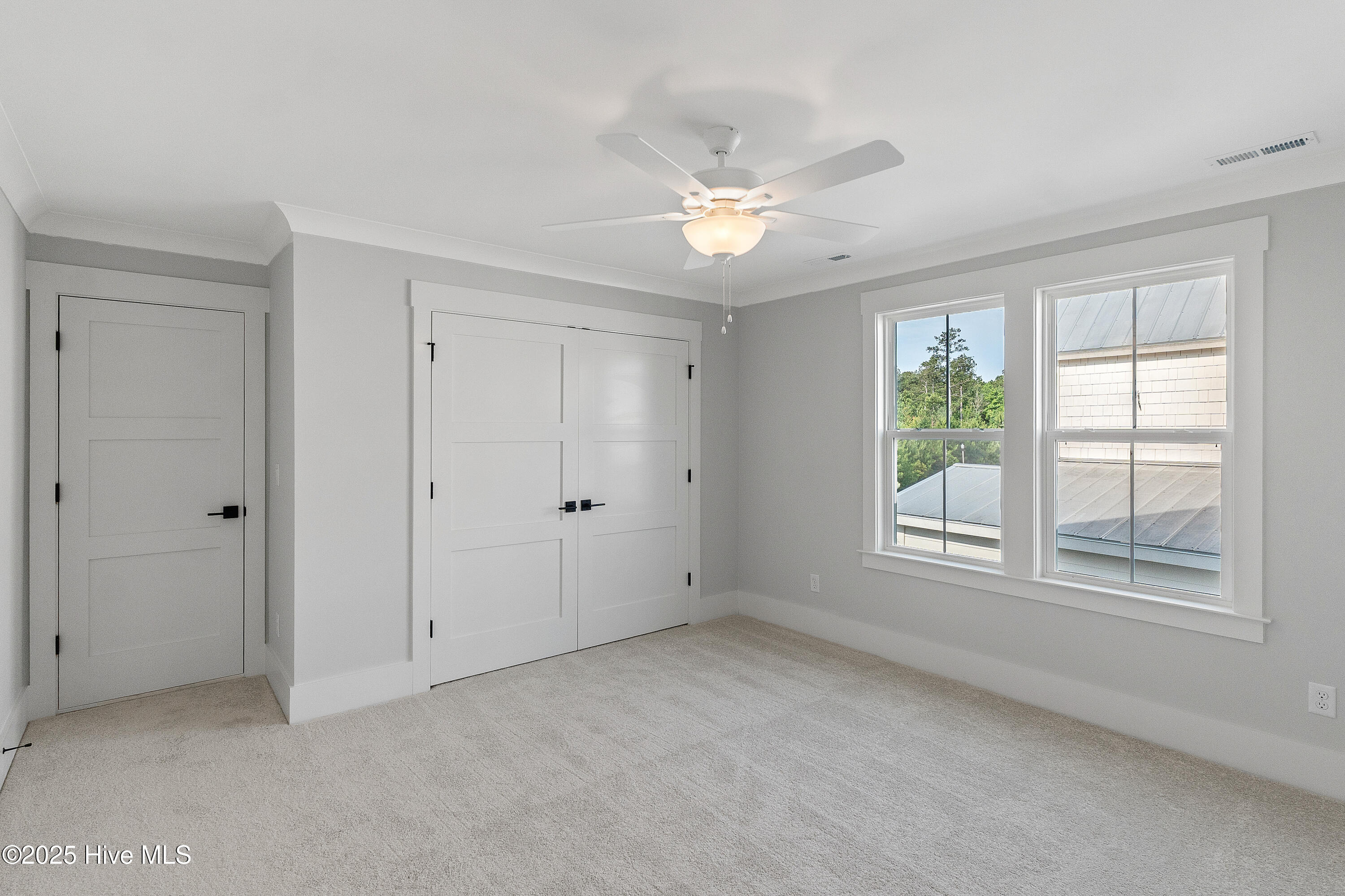 100471123 | Photo 32