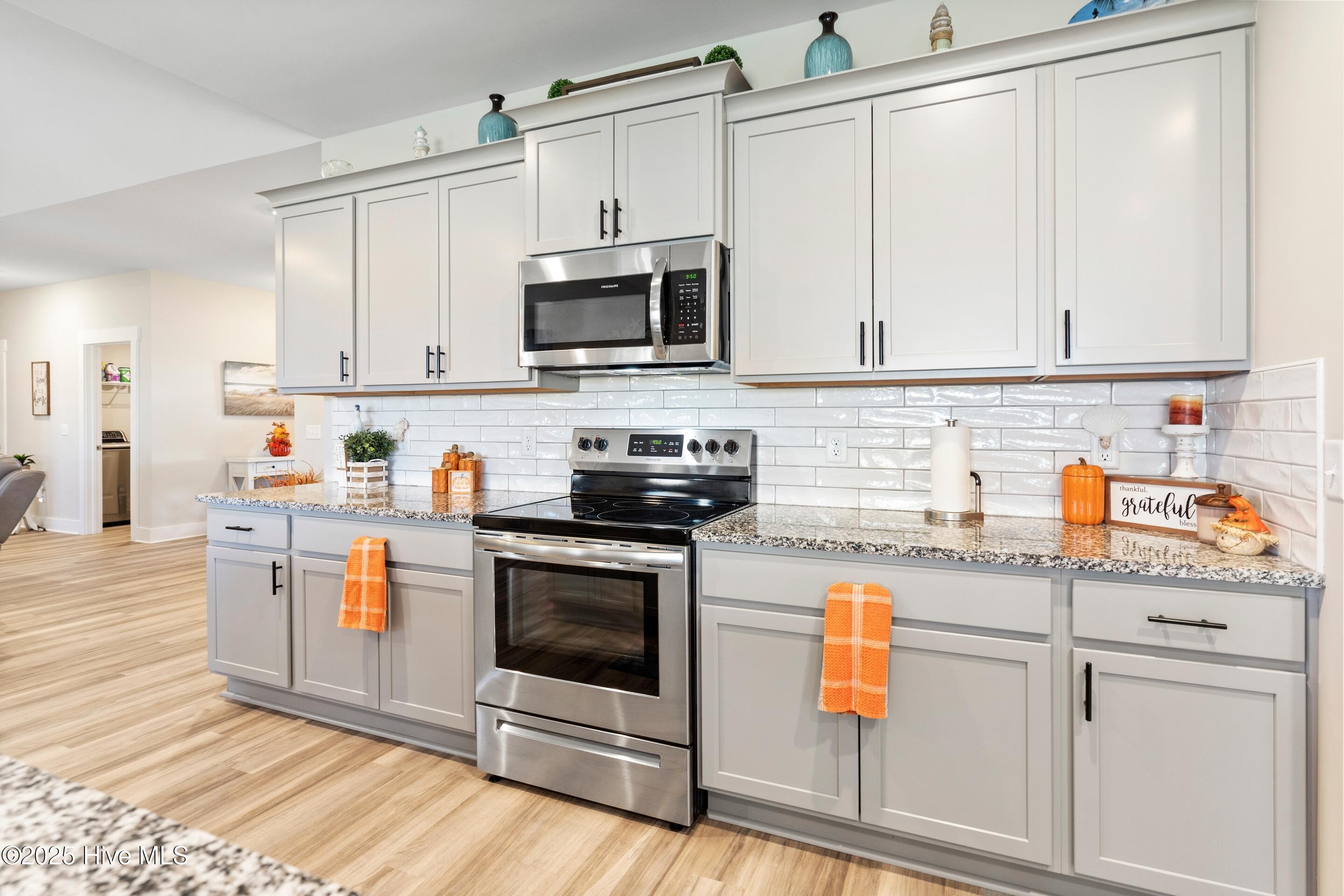 100538815 | Photo 44