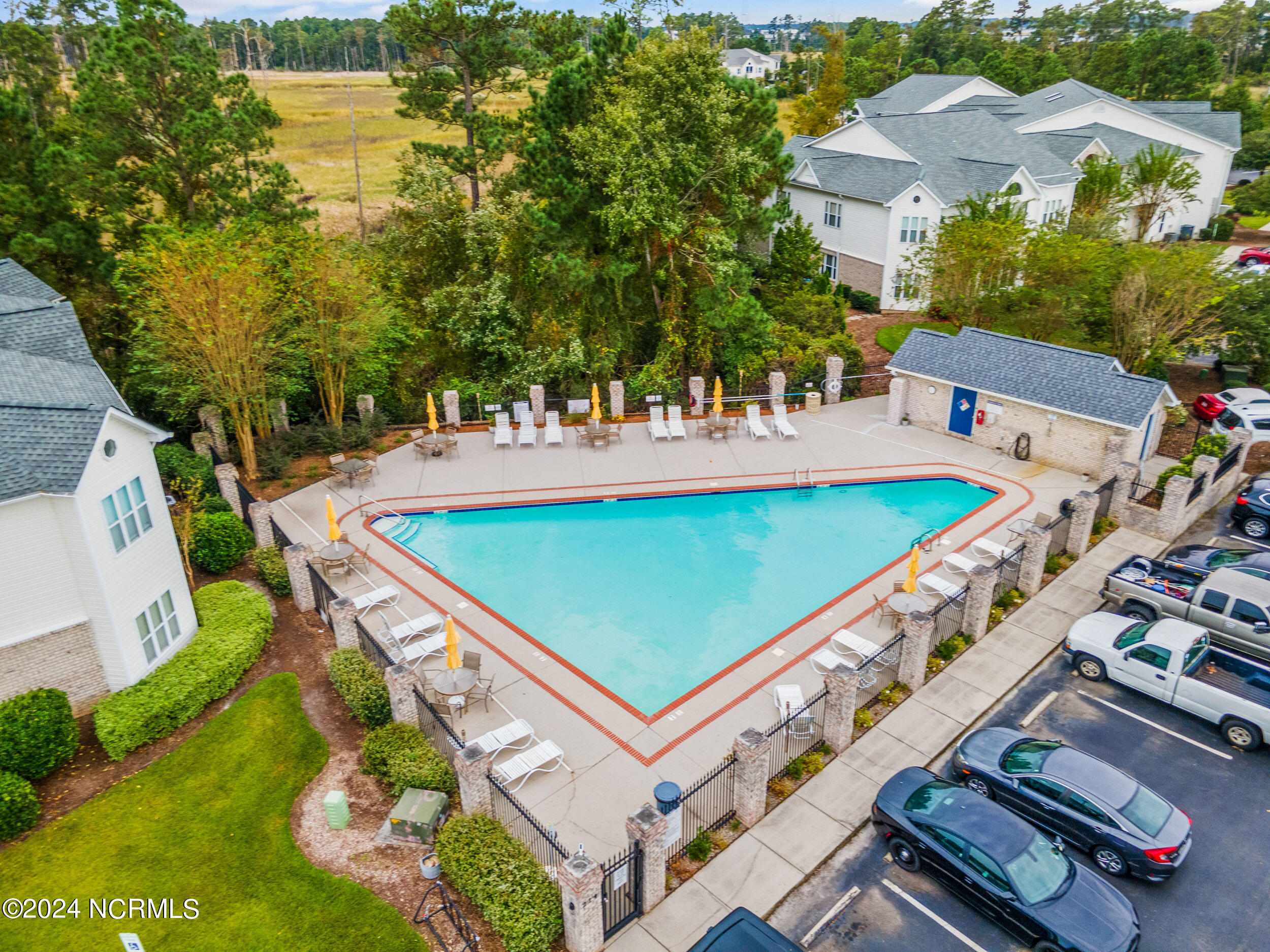 100552066 | Photo 38