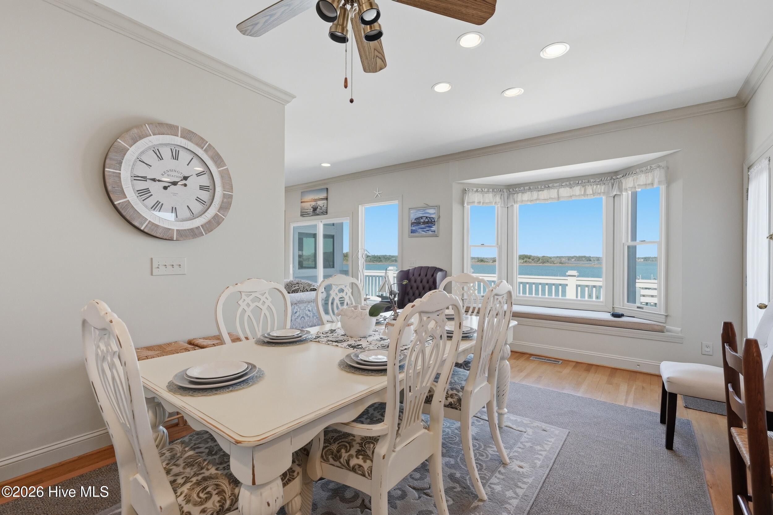 100561994 | Photo 21