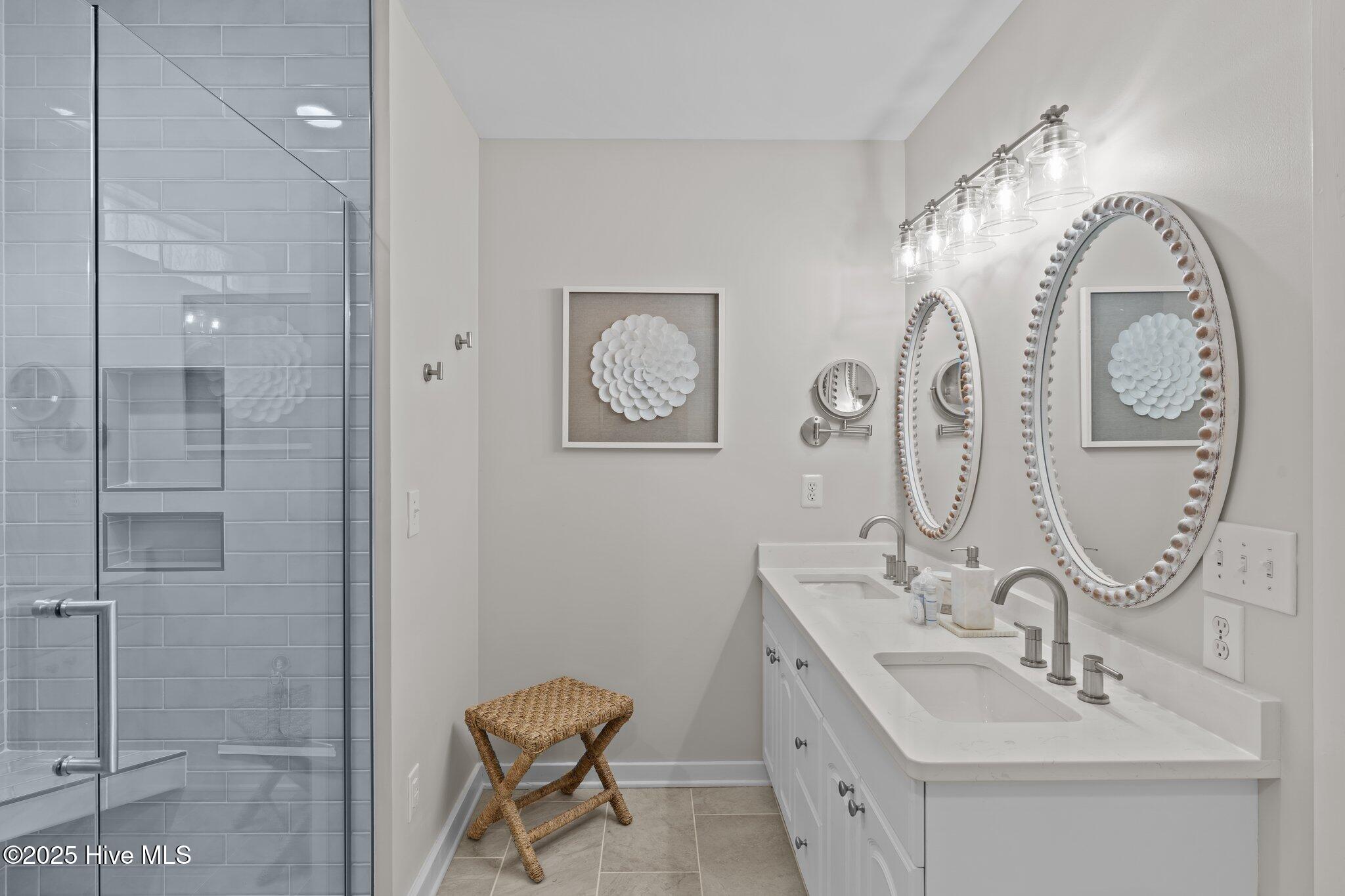 100529383 | Photo 27