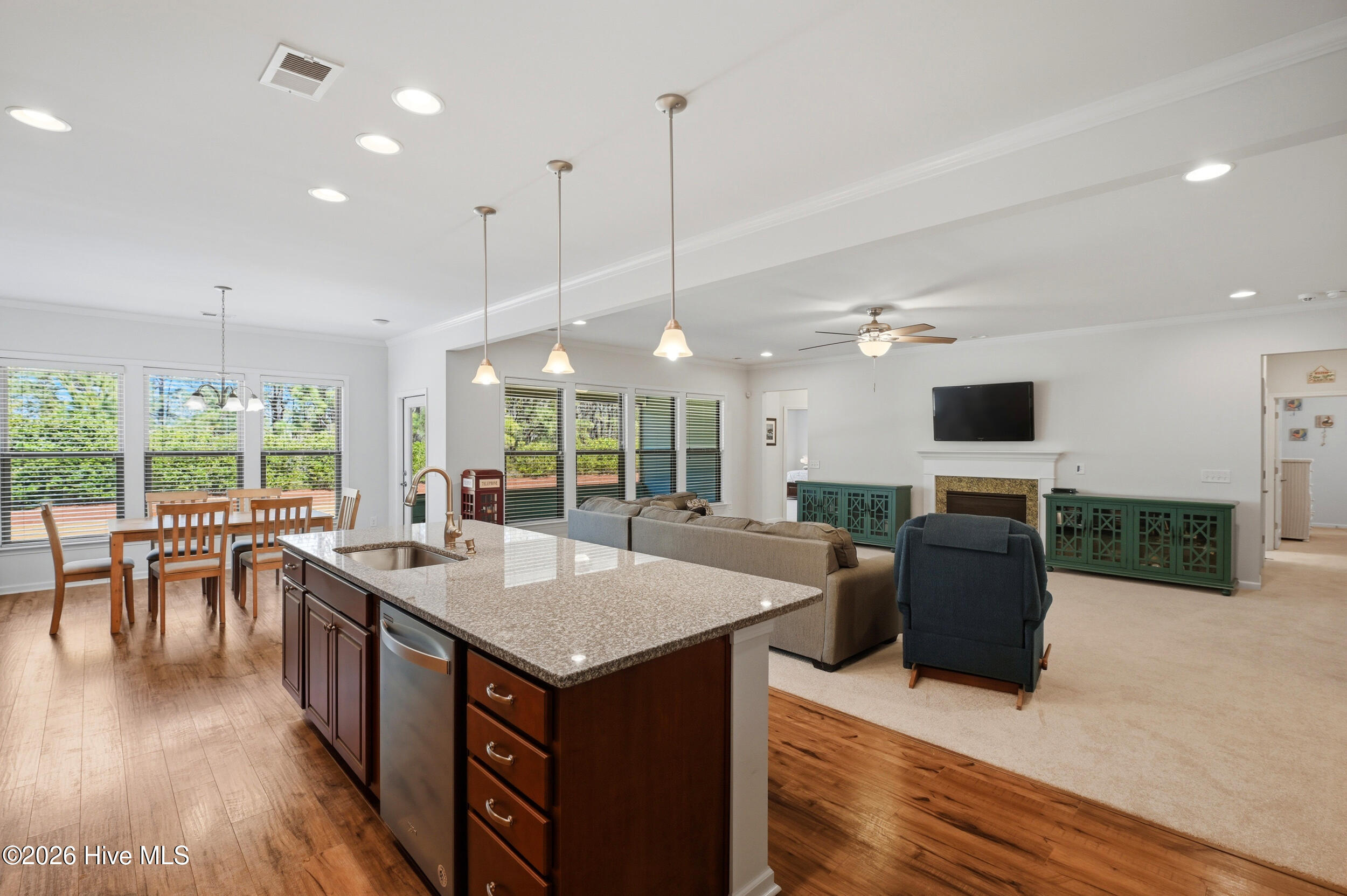 100565292 | Photo 13