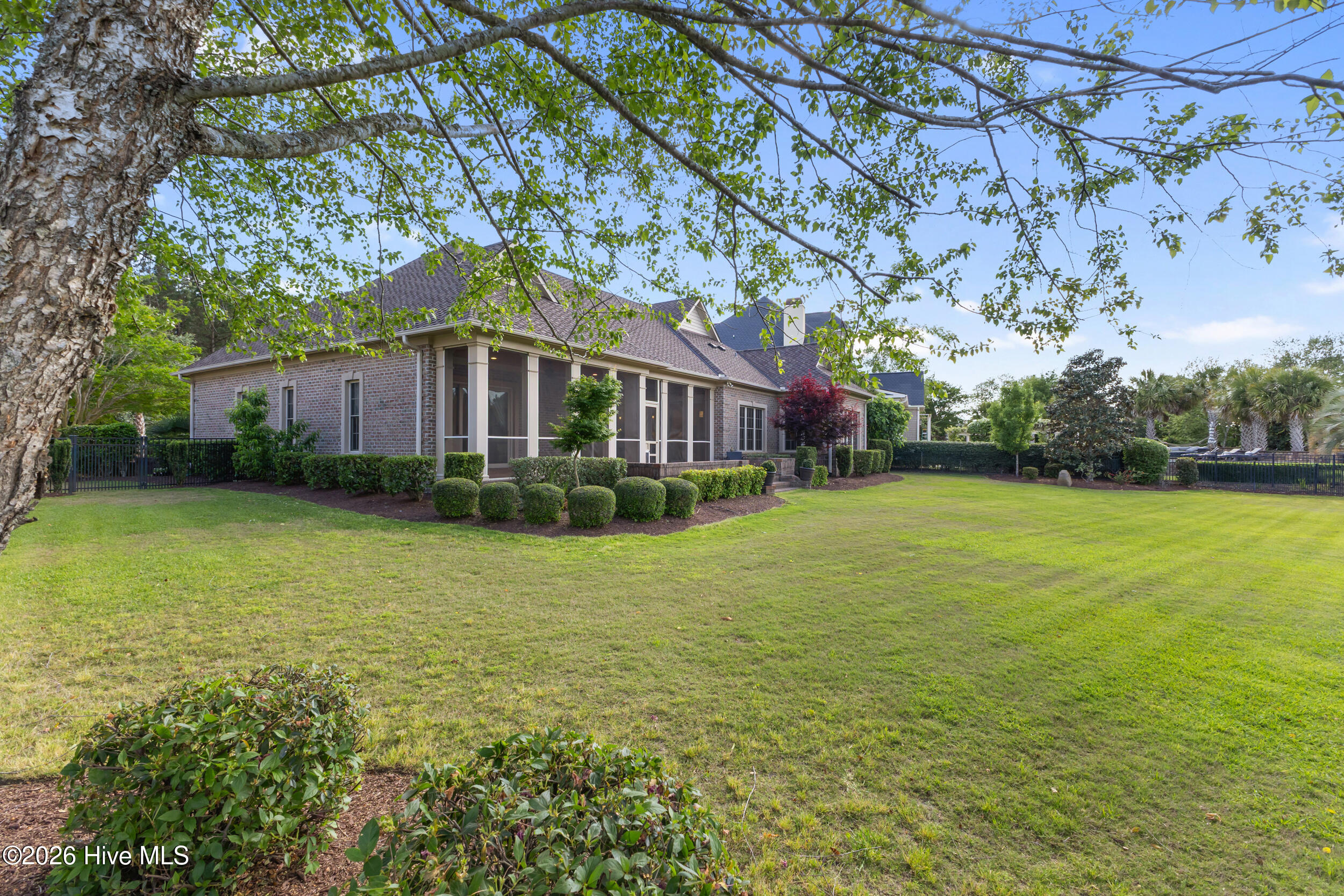 100567857 | Photo 62