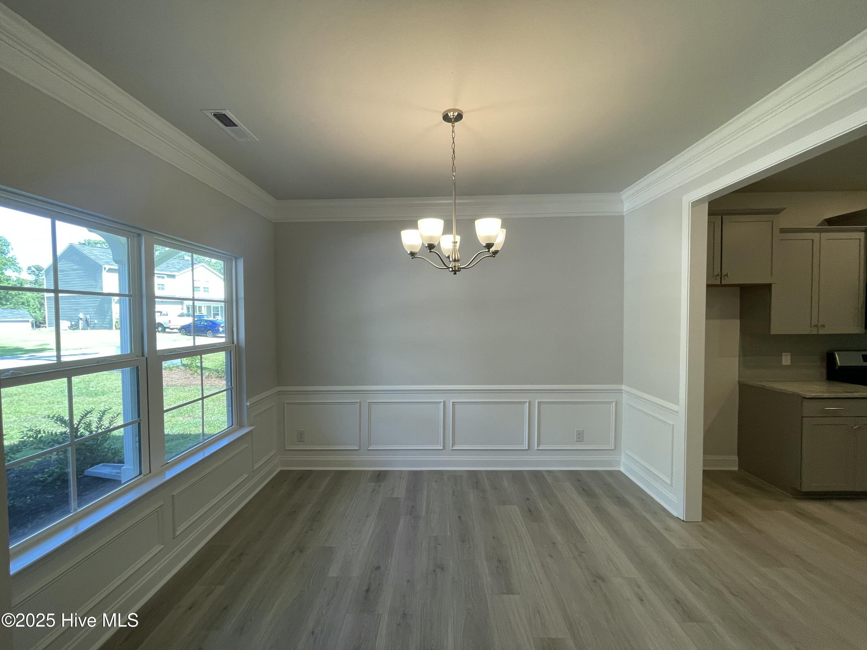 100522611 | Photo 13