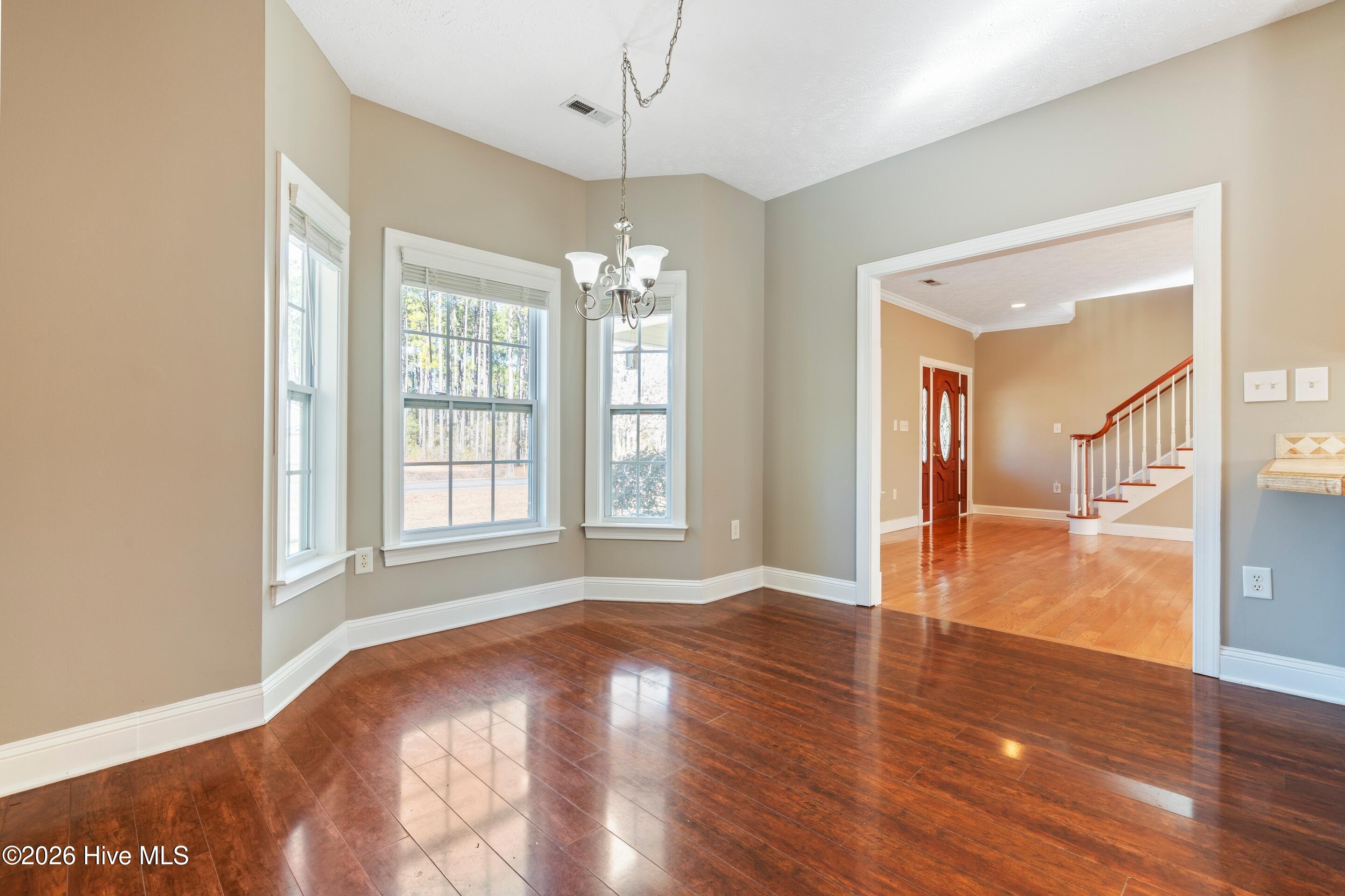 100550661 | Photo 16