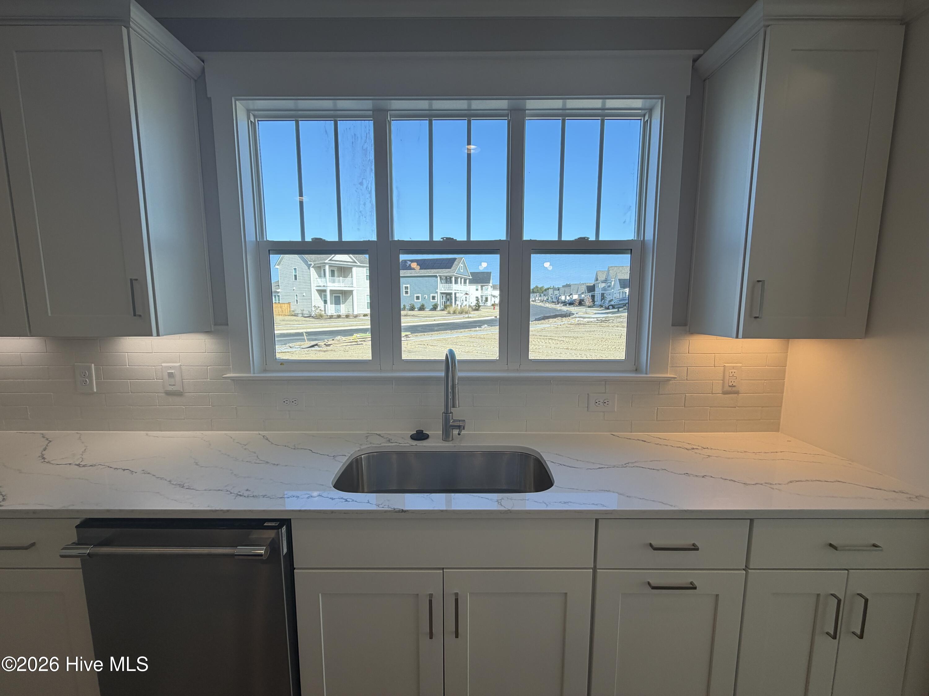 100532147 | Photo 14