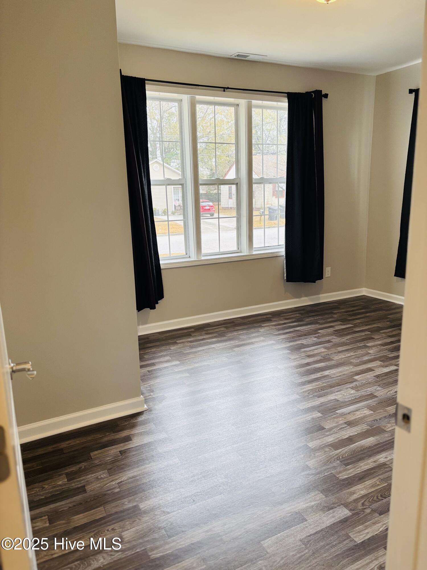 100534399 | Photo 13