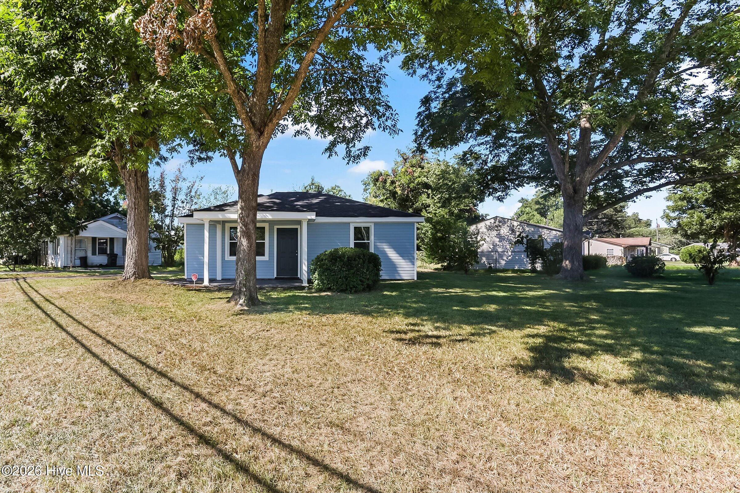 Photo 3 of Single family home for sale at 1302 Wallace St, Augusta, GA 30901 | MLS# 100604594 | Listing updated on 2026-09-18