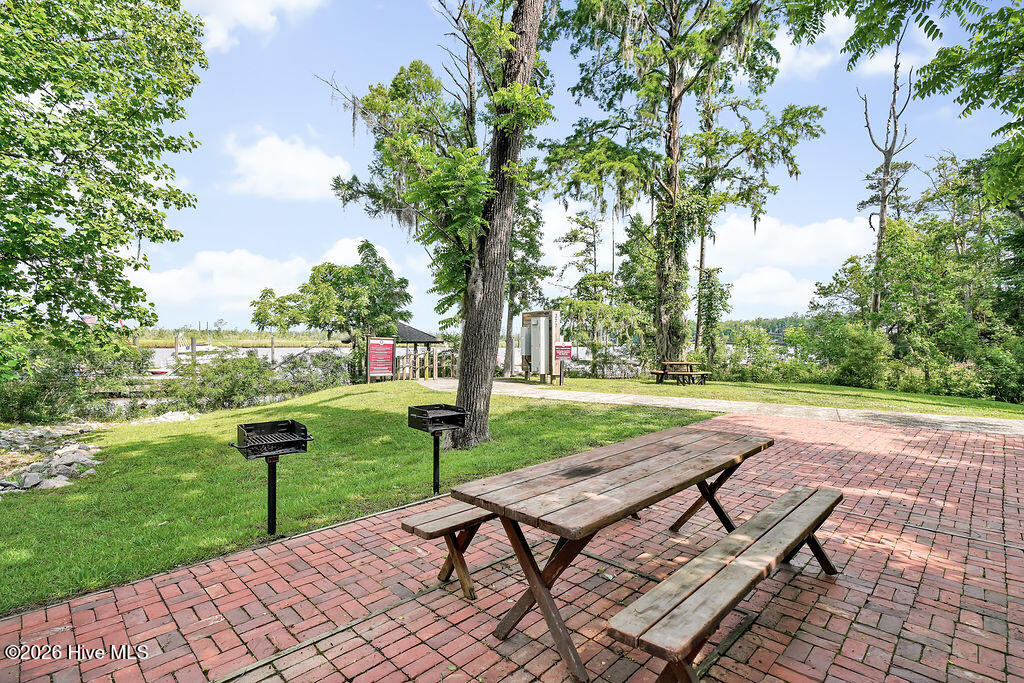 100549849 | Photo 65