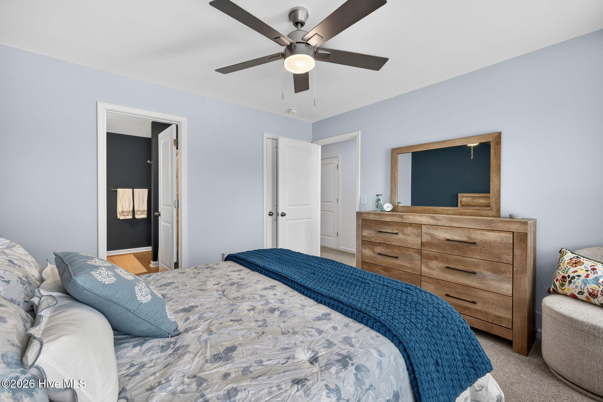 100569620 | Photo 35