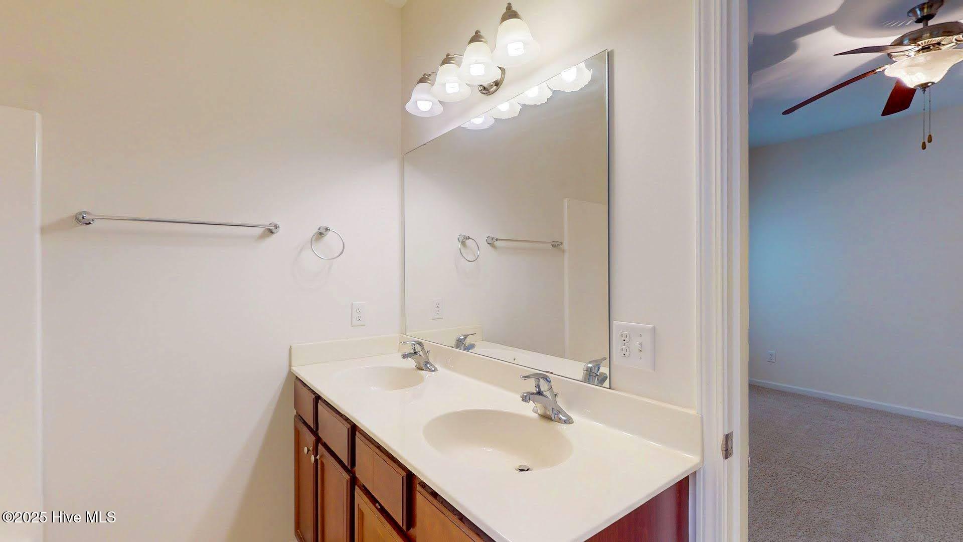 100546464 | Photo 23