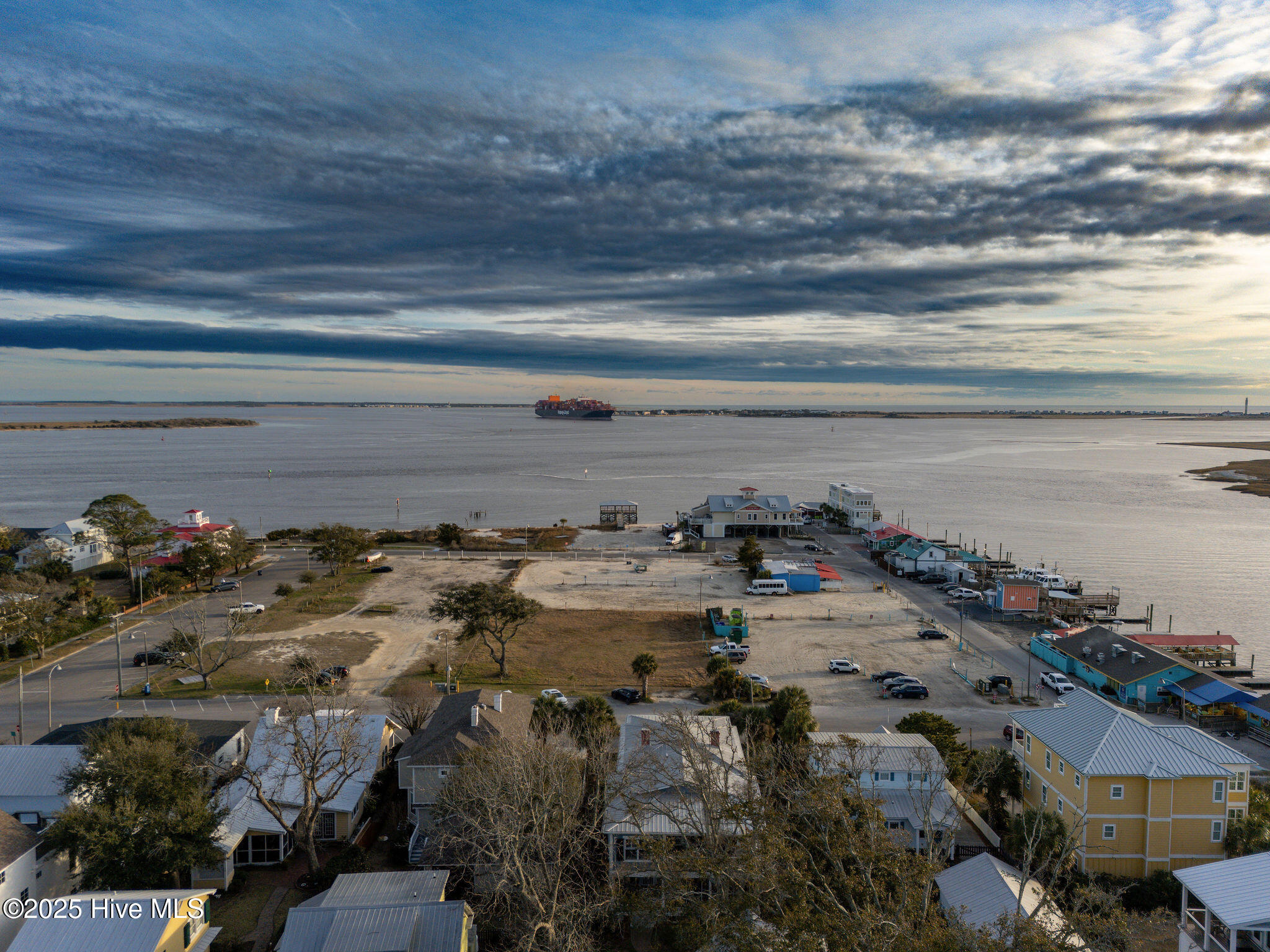 100538063 | Photo 109