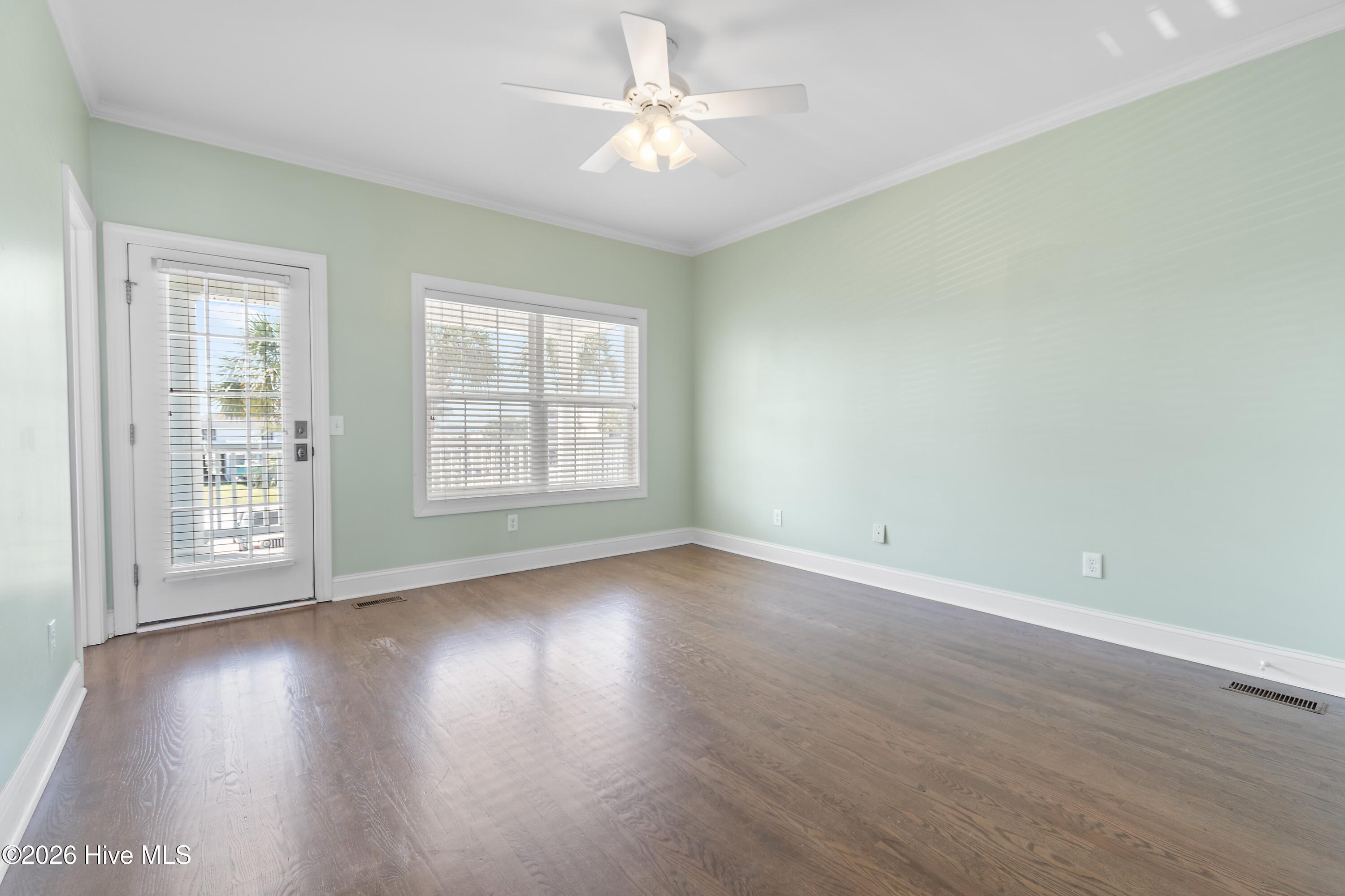 100566574 | Photo 43