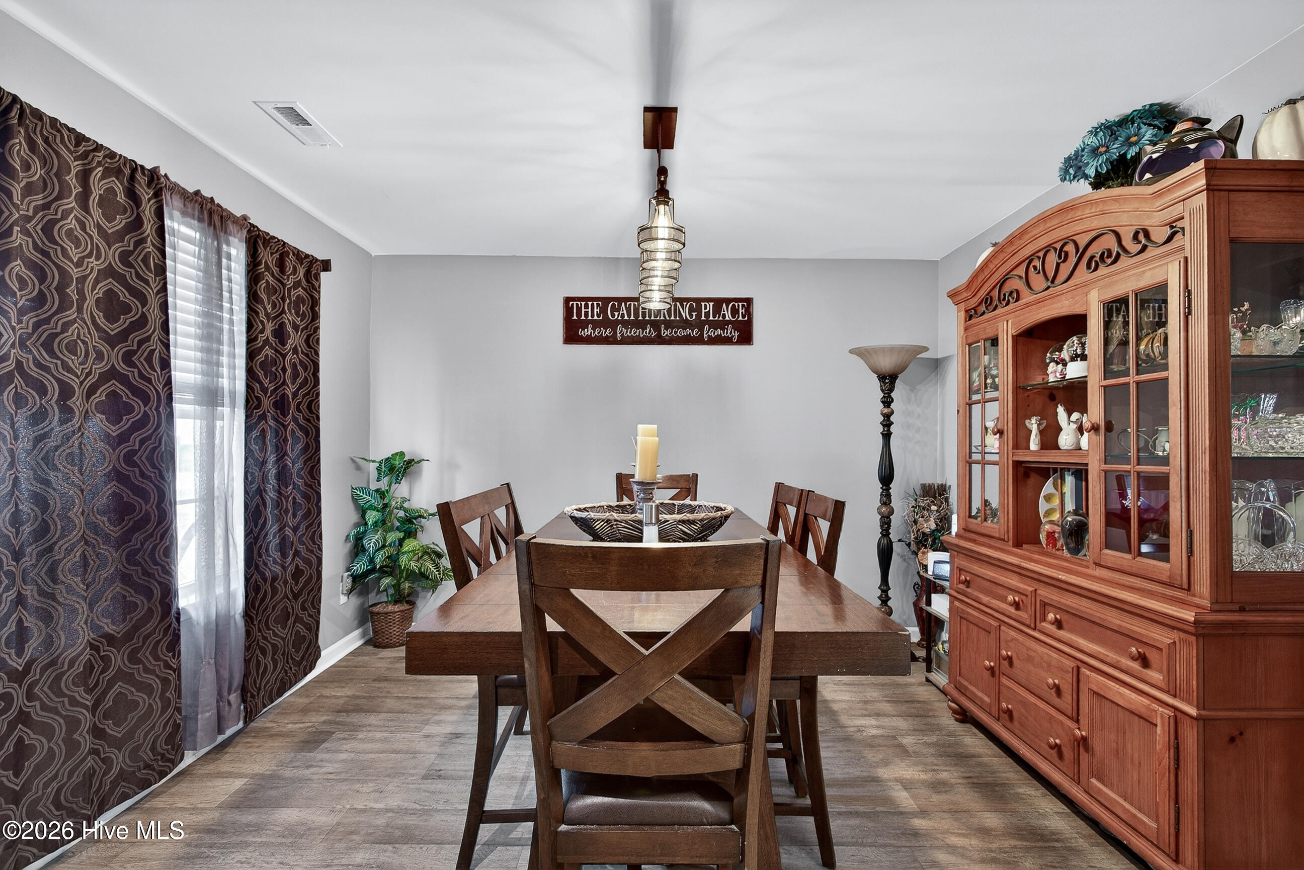 100566530 | Photo 35