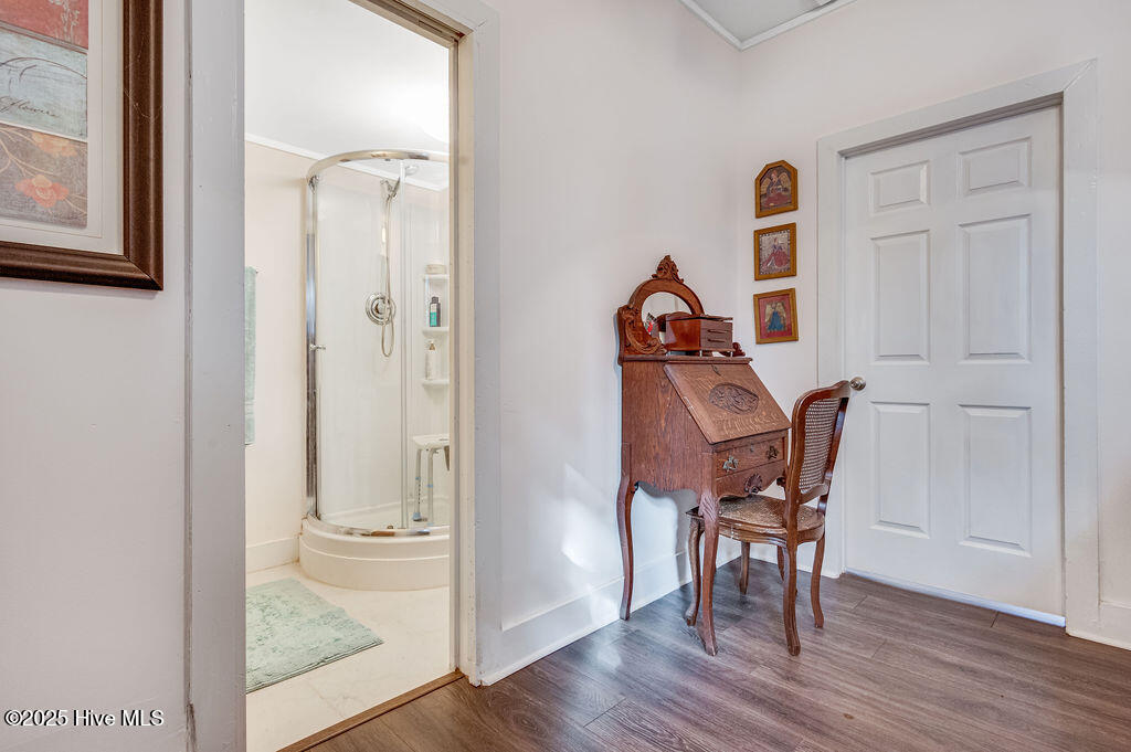 100534087 | Photo 50