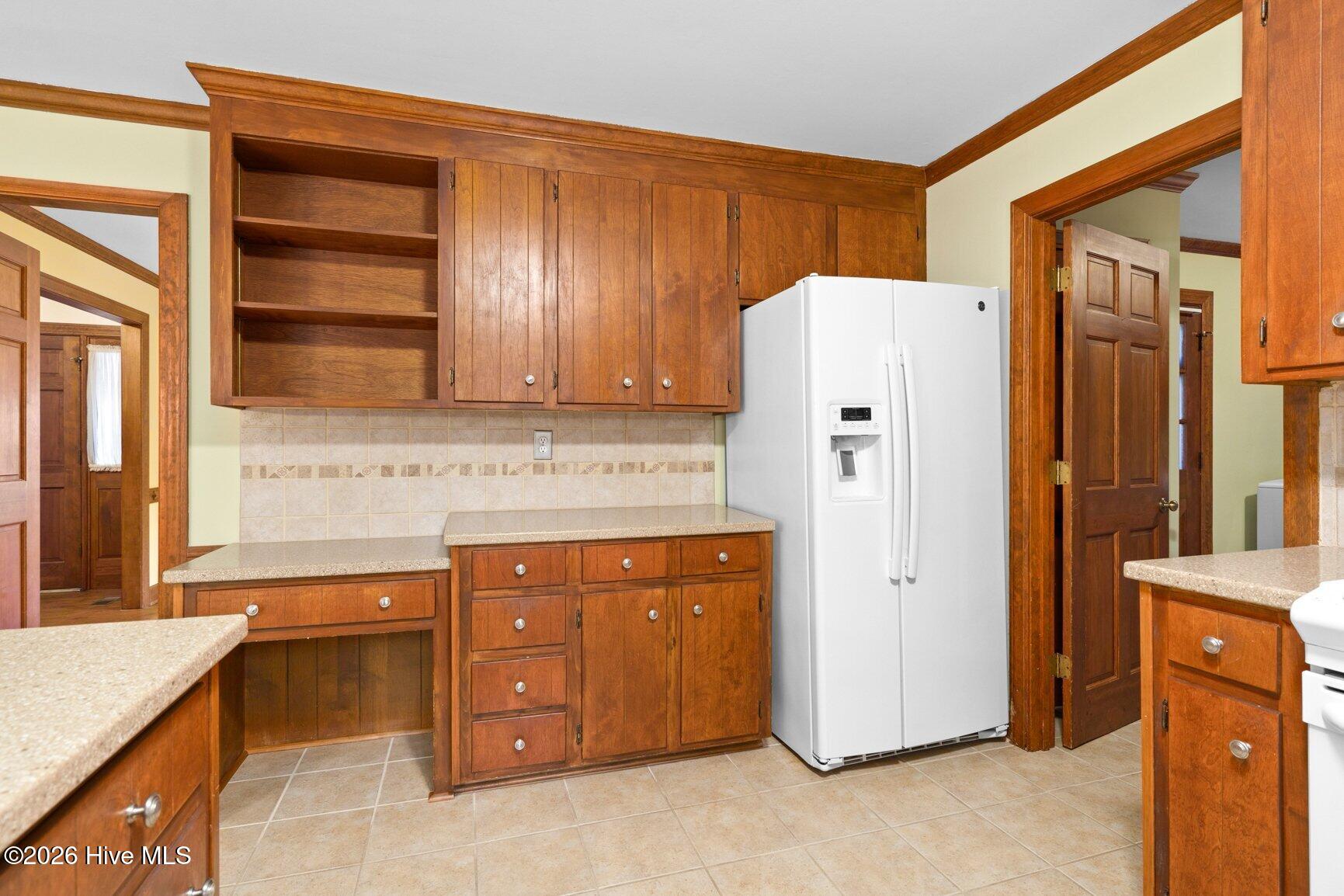 Built-In Desk and book case