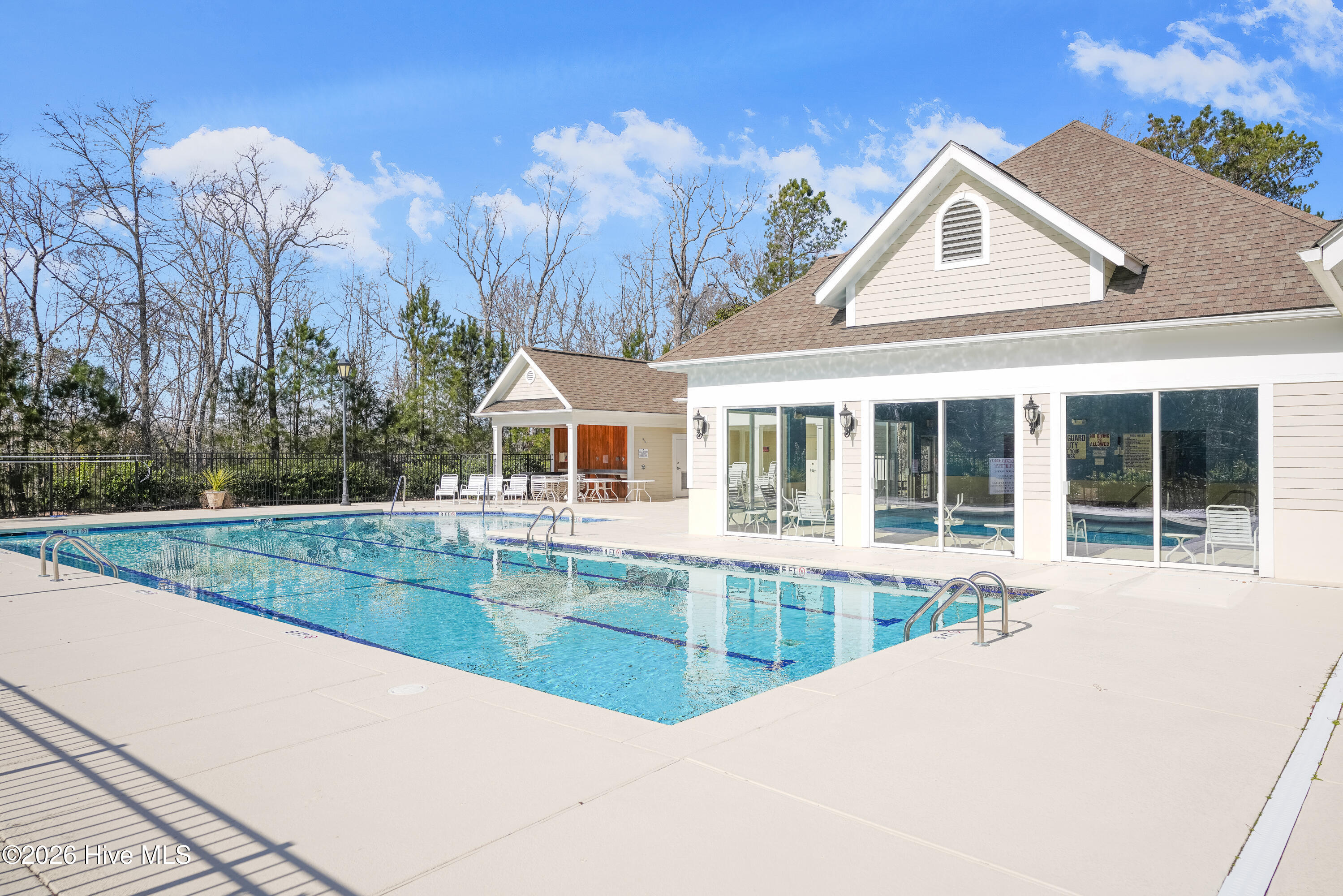 100553380 | Photo 33