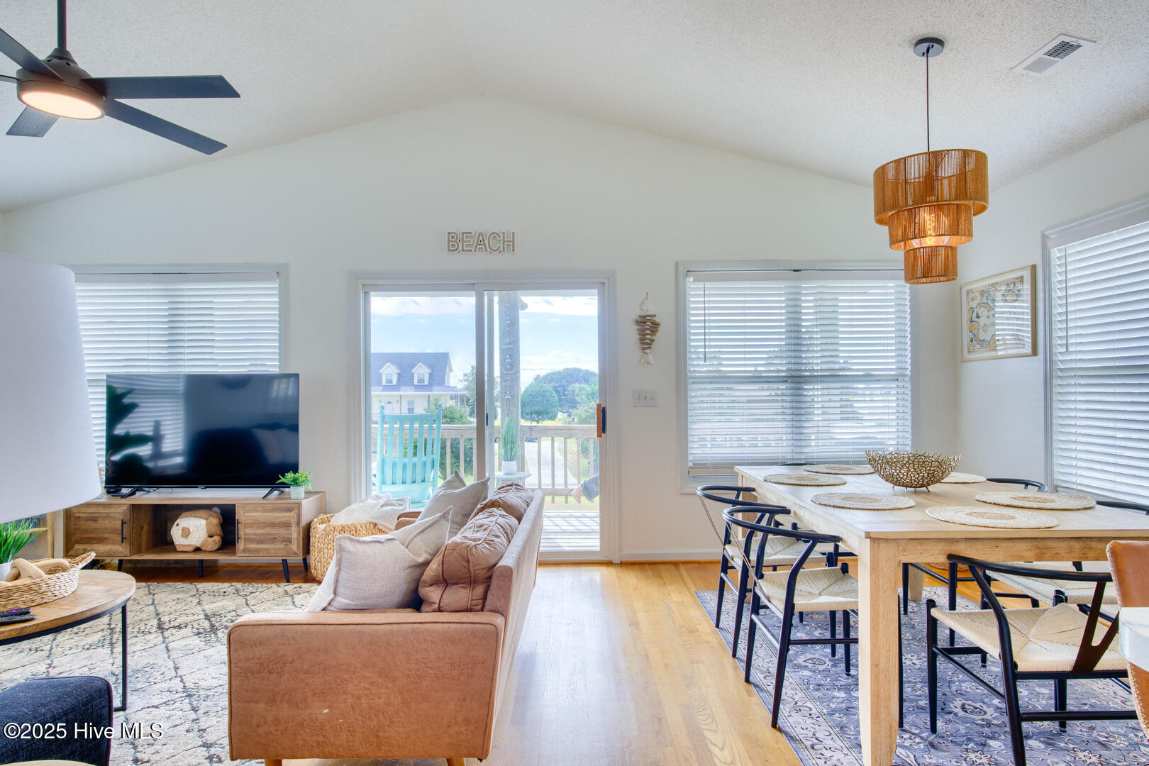 100535257 | Photo 10