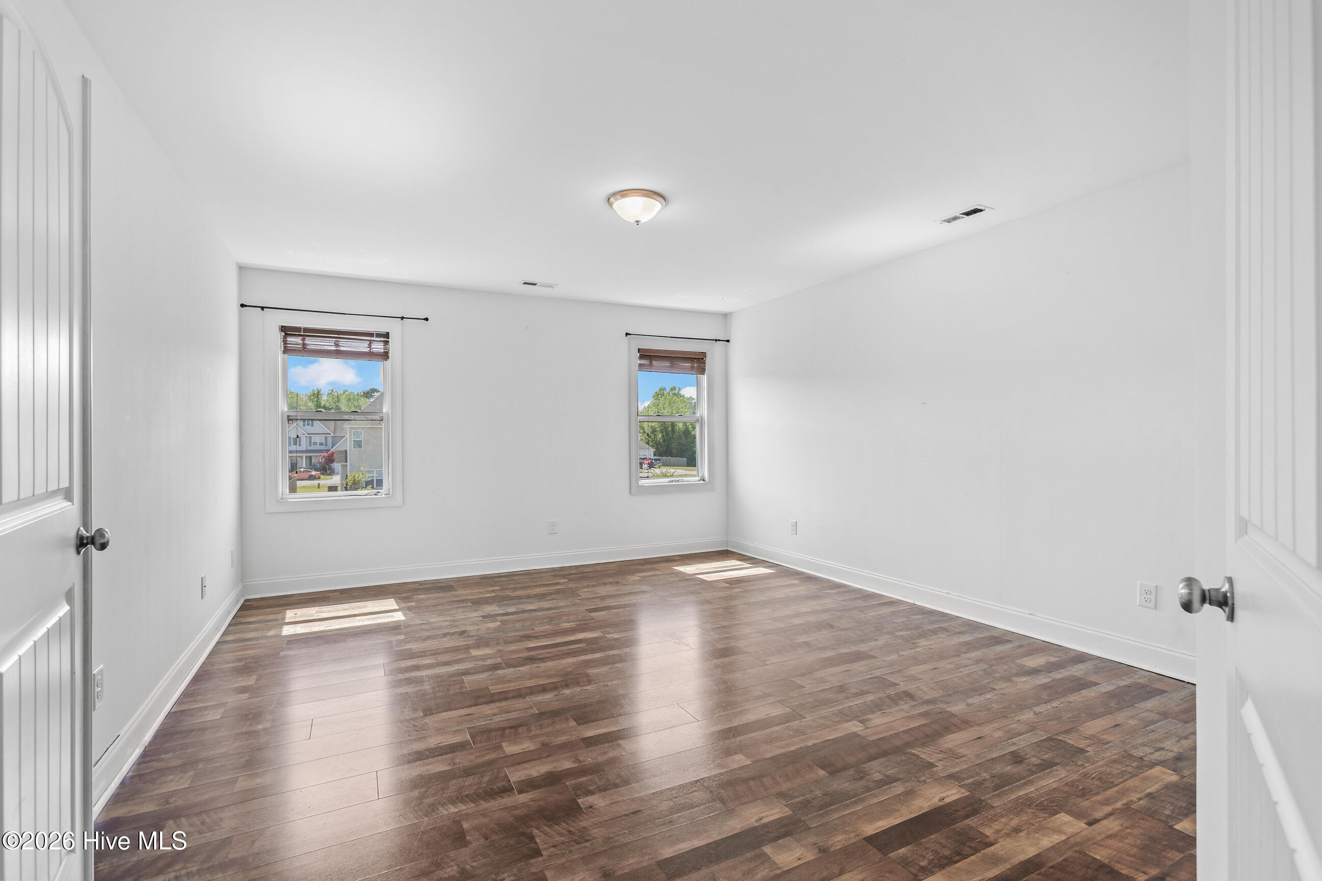 100567731 | Photo 19