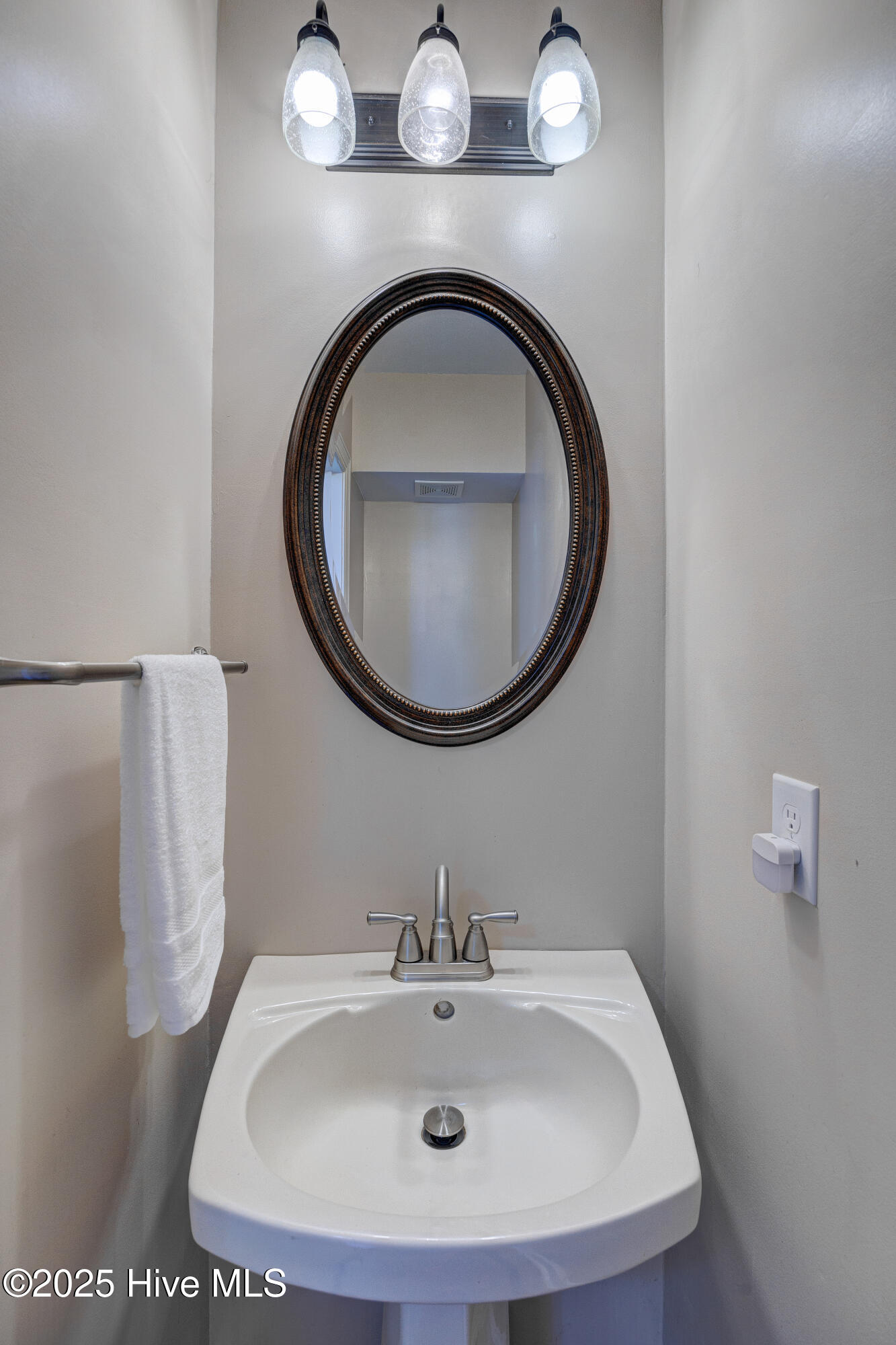 100534383 | Photo 14