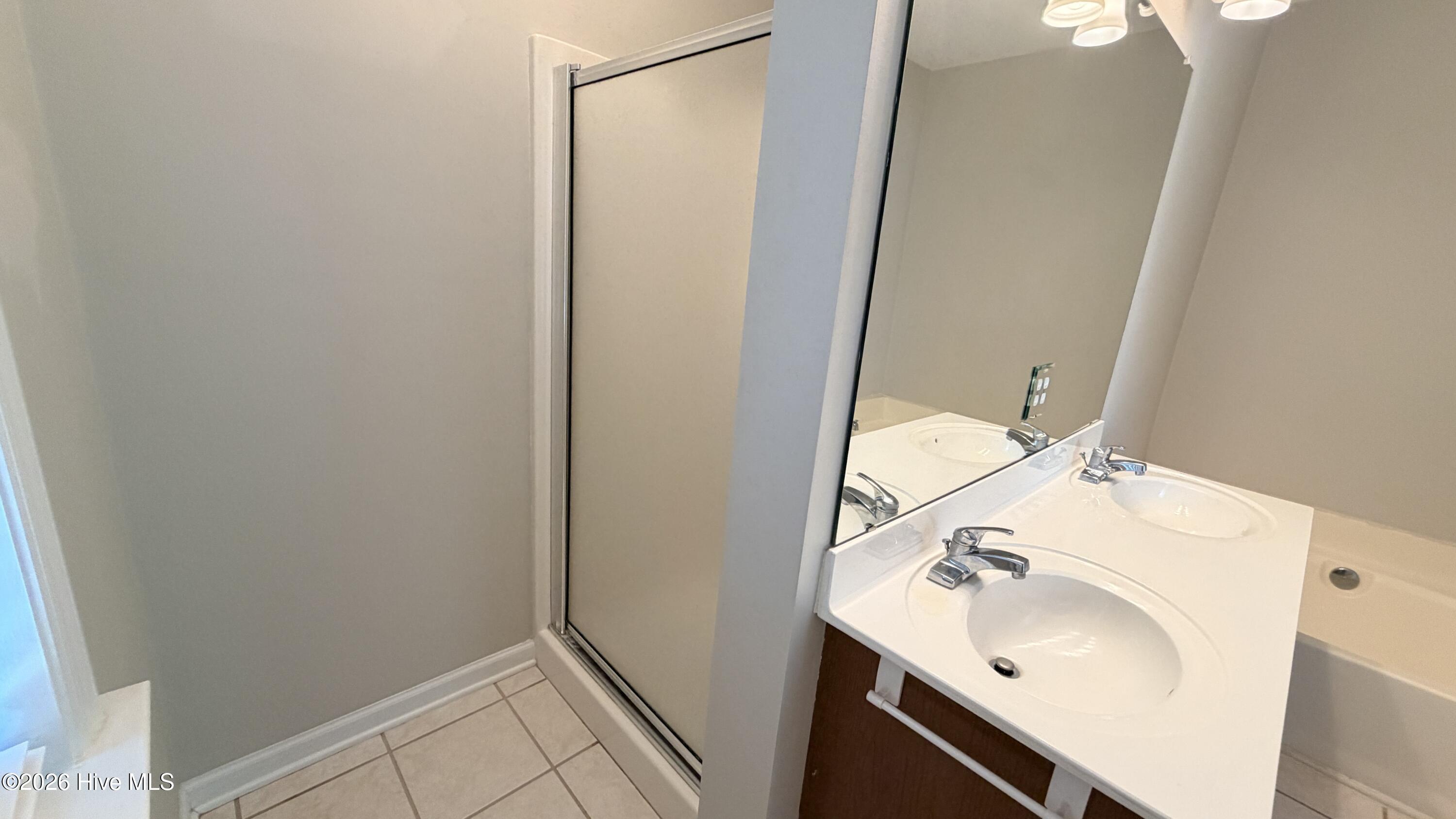 100569360 | Photo 26