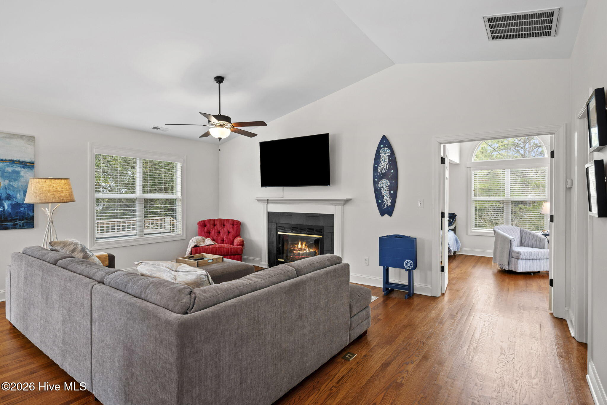 100557272 | Photo 13